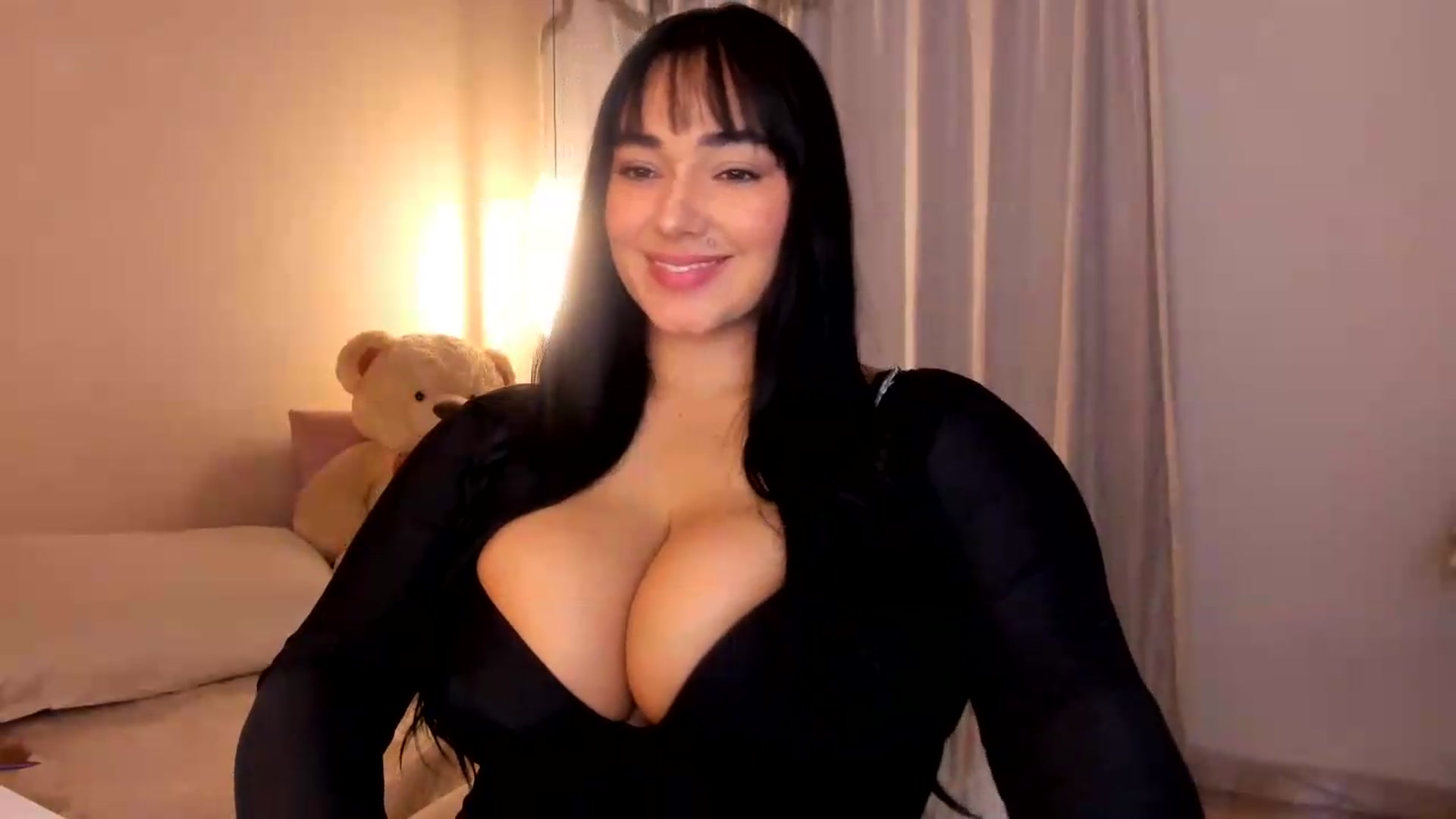 Gallery image thumbnail from CamiiHerrera's myfreecams stream on, 05/25/2026, 07:01 image 9 of 20