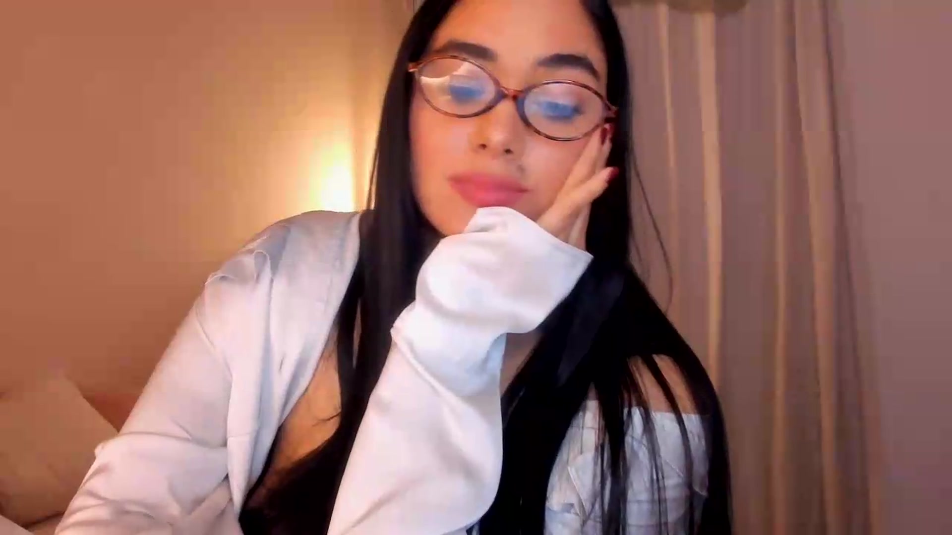 Gallery image thumbnail from CamiiHerrera's myfreecams stream on, 05/27/2026, 10:23 image 18 of 20