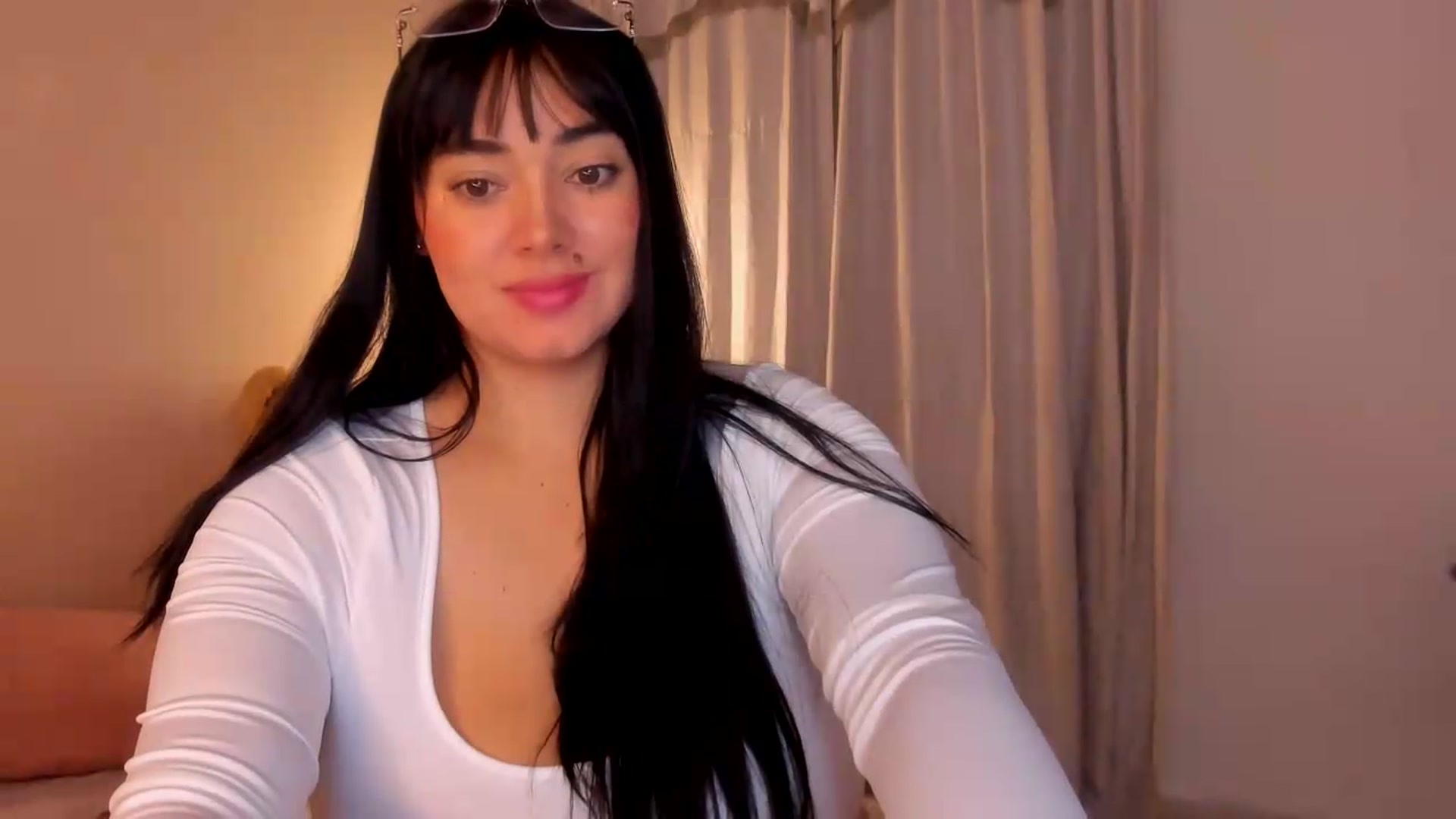 Gallery image thumbnail from CamiiHerrera's myfreecams stream on, 05/28/2026, 10:25 image 18 of 20