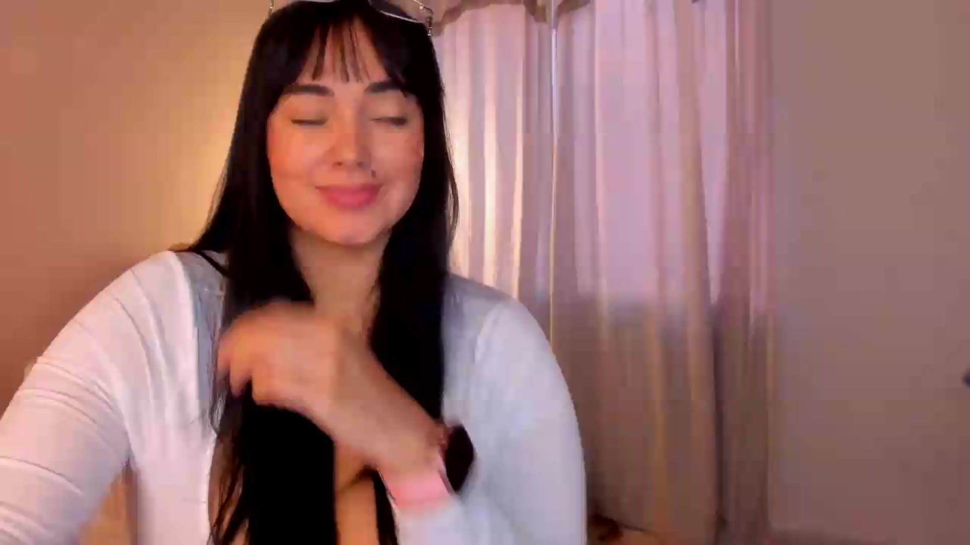 Gallery image thumbnail from CamiiHerrera's myfreecams stream on, 05/28/2026, 11:20 image 18 of 20