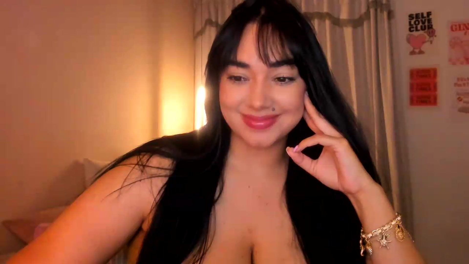 Gallery image thumbnail from CamiiHerrera's myfreecams stream on, 07/07/2026, 08:27 image 16 of 20