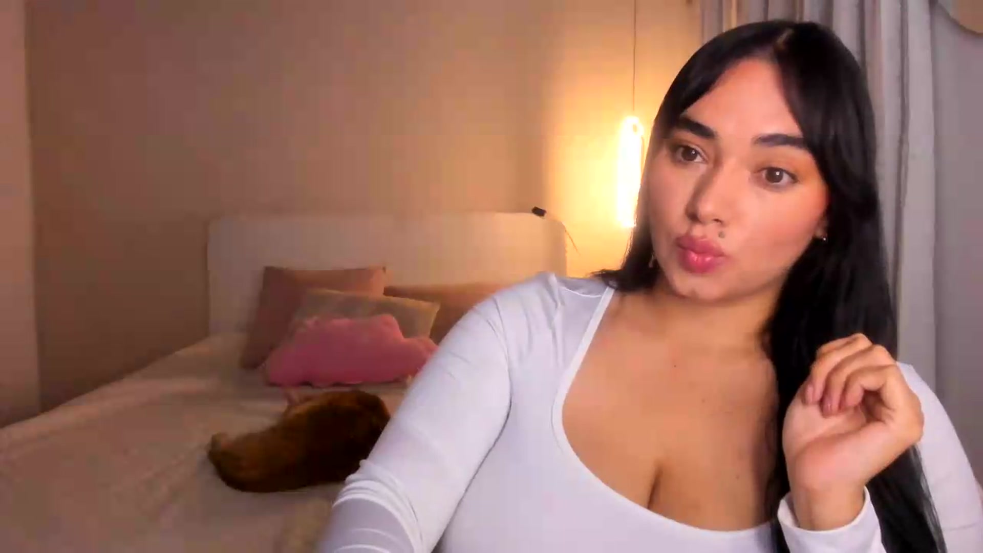 Gallery image thumbnail from CamiiHerrera's myfreecams stream on, 07/23/2026, 09:21 image 16 of 20