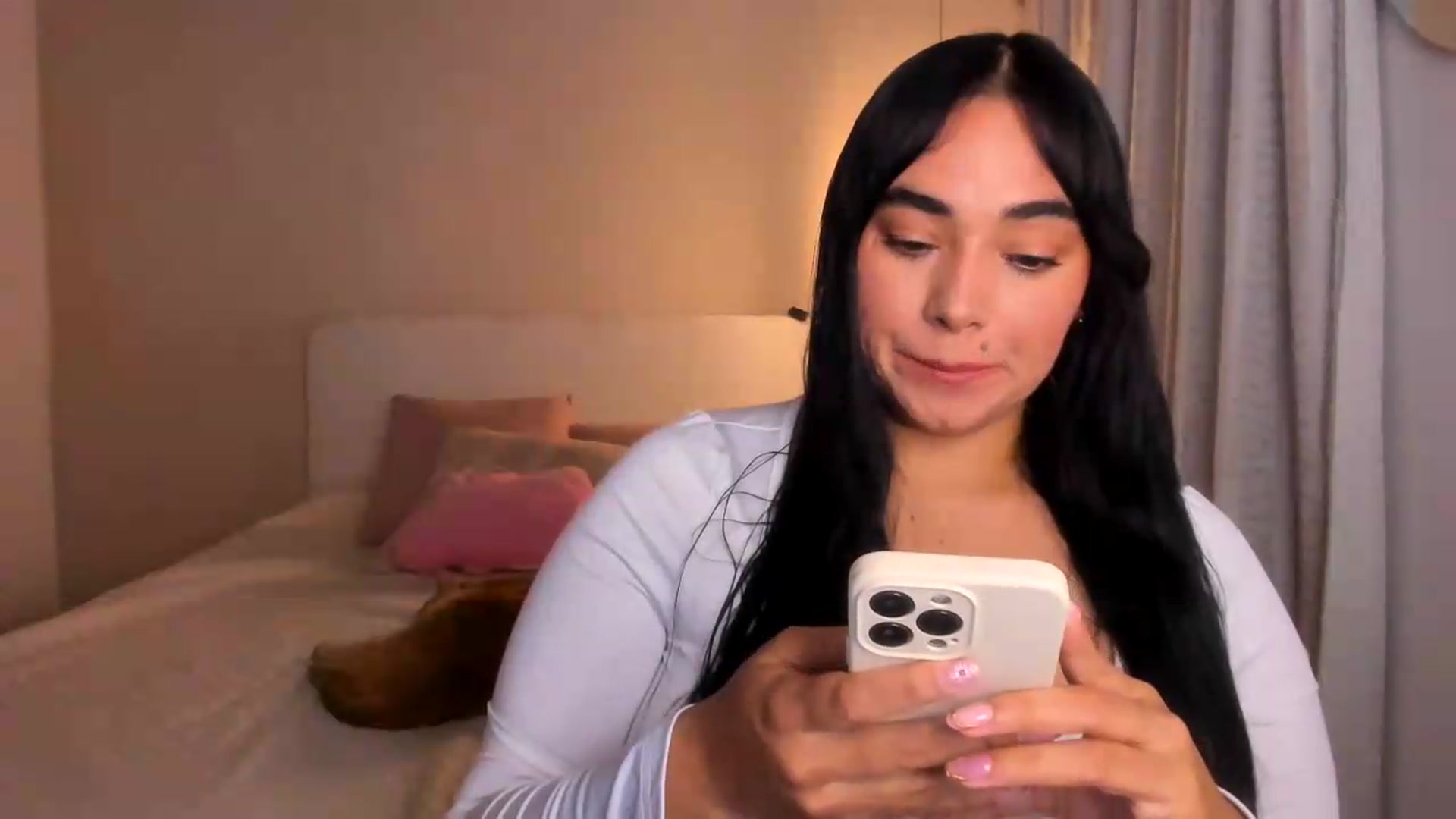 Gallery image thumbnail from CamiiHerrera's myfreecams stream on, 07/23/2026, 09:21 image 14 of 20