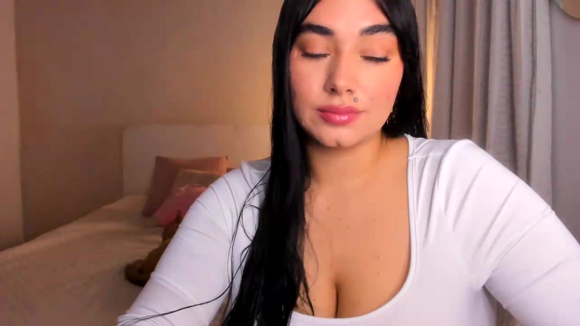 Gallery image thumbnail from CamiiHerrera's myfreecams stream on, 07/23/2026, 09:21 image 2 of 20