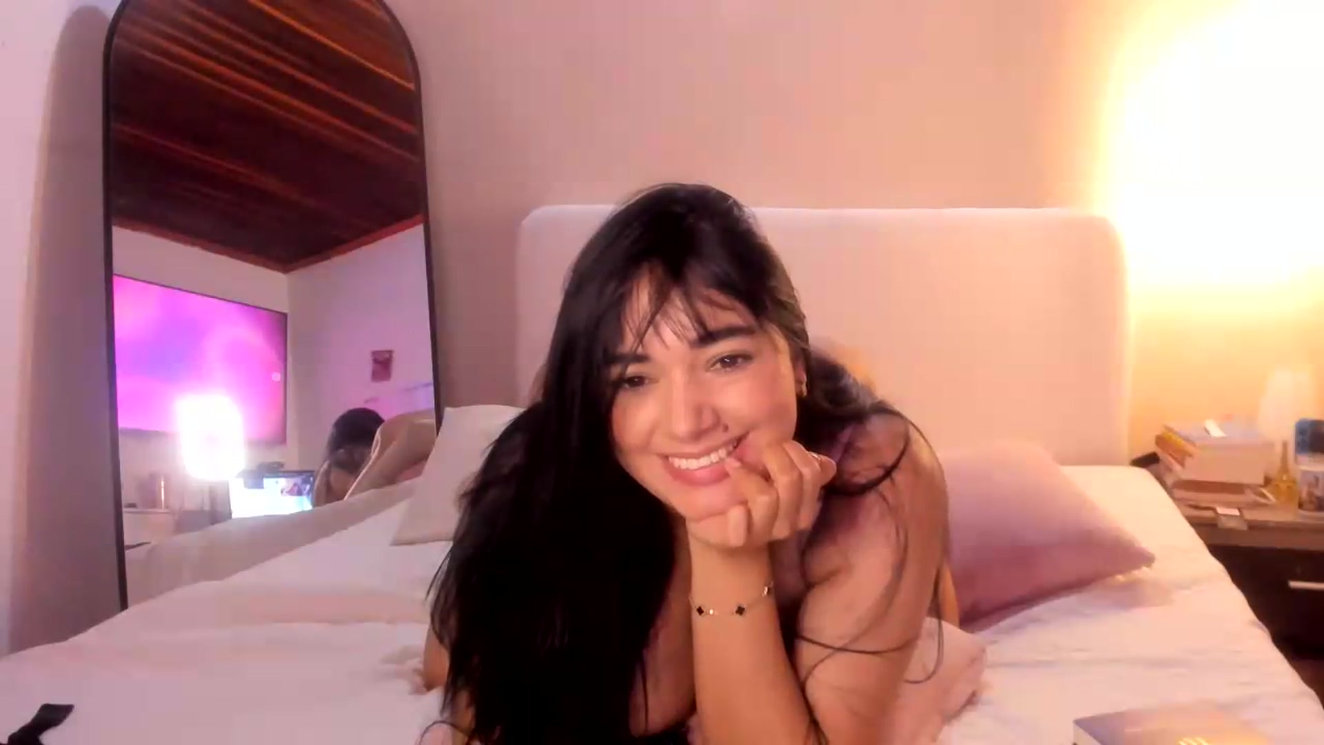 Gallery image thumbnail from CamiiHerrera's myfreecams stream on, 08/04/2026, 08:41 image 4 of 20