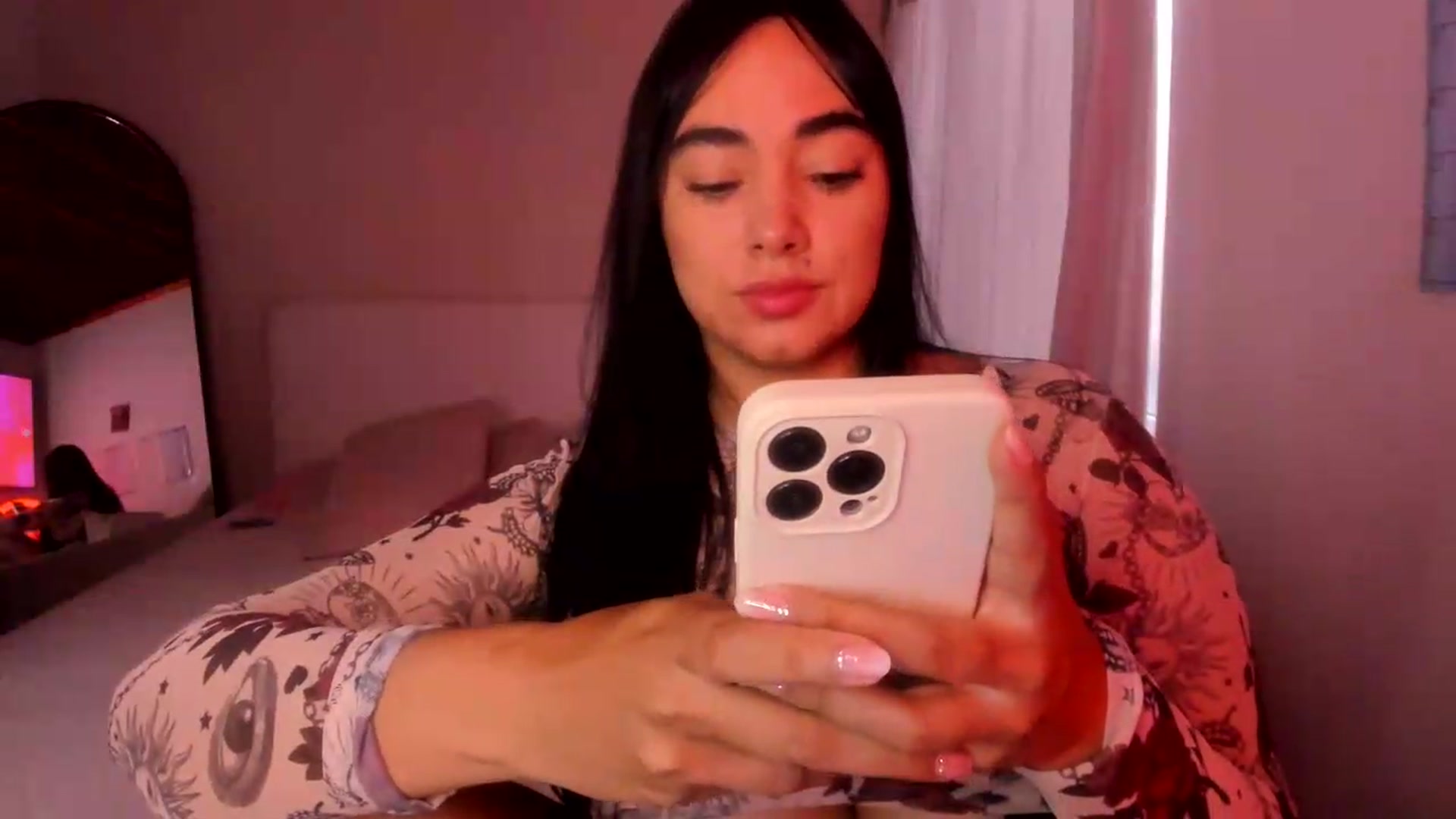 Gallery image thumbnail from CamiiHerrera's myfreecams stream on, 08/04/2026, 21:50 image 17 of 20