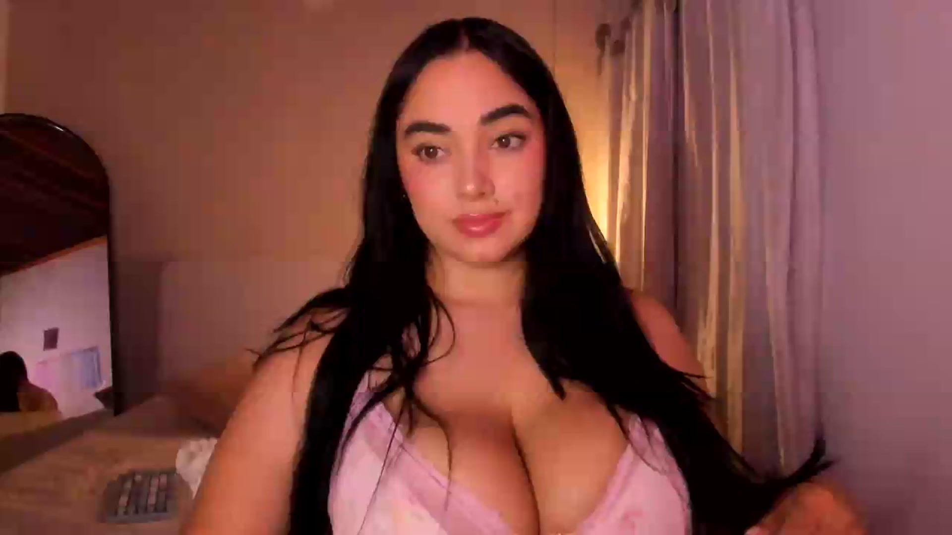 Gallery image thumbnail from CamiiHerrera's myfreecams stream on, 08/06/2026, 06:01 image 14 of 20