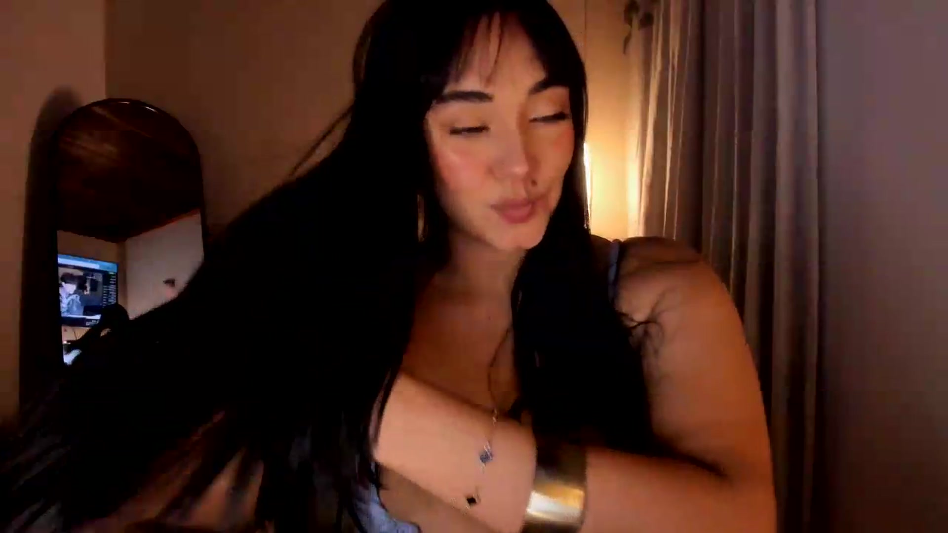 Gallery image thumbnail from CamiiHerrera's myfreecams stream on, 08/12/2026, 05:55 image 14 of 20