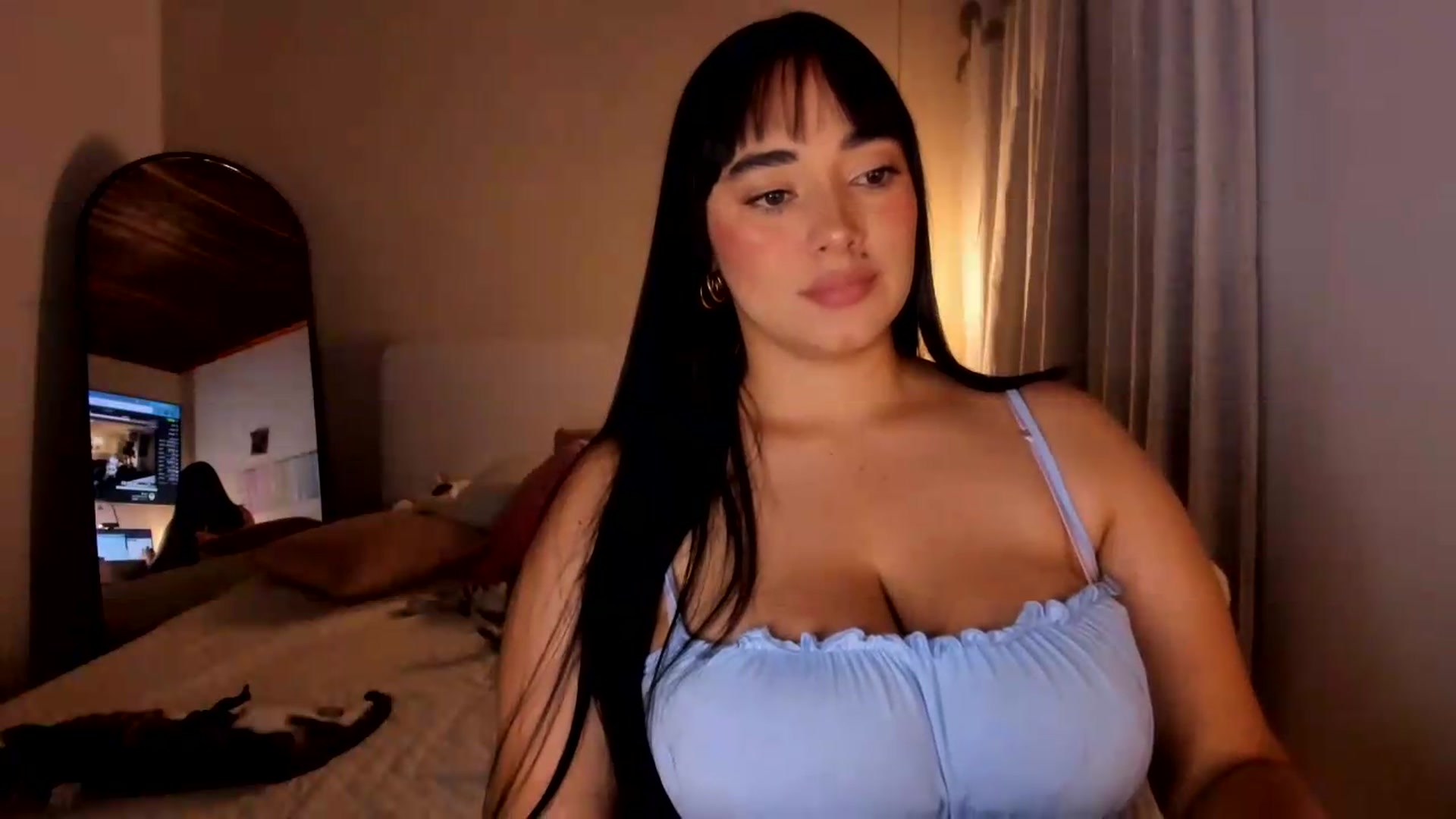 Gallery image thumbnail from CamiiHerrera's myfreecams stream on, 08/12/2026, 05:55 image 6 of 20