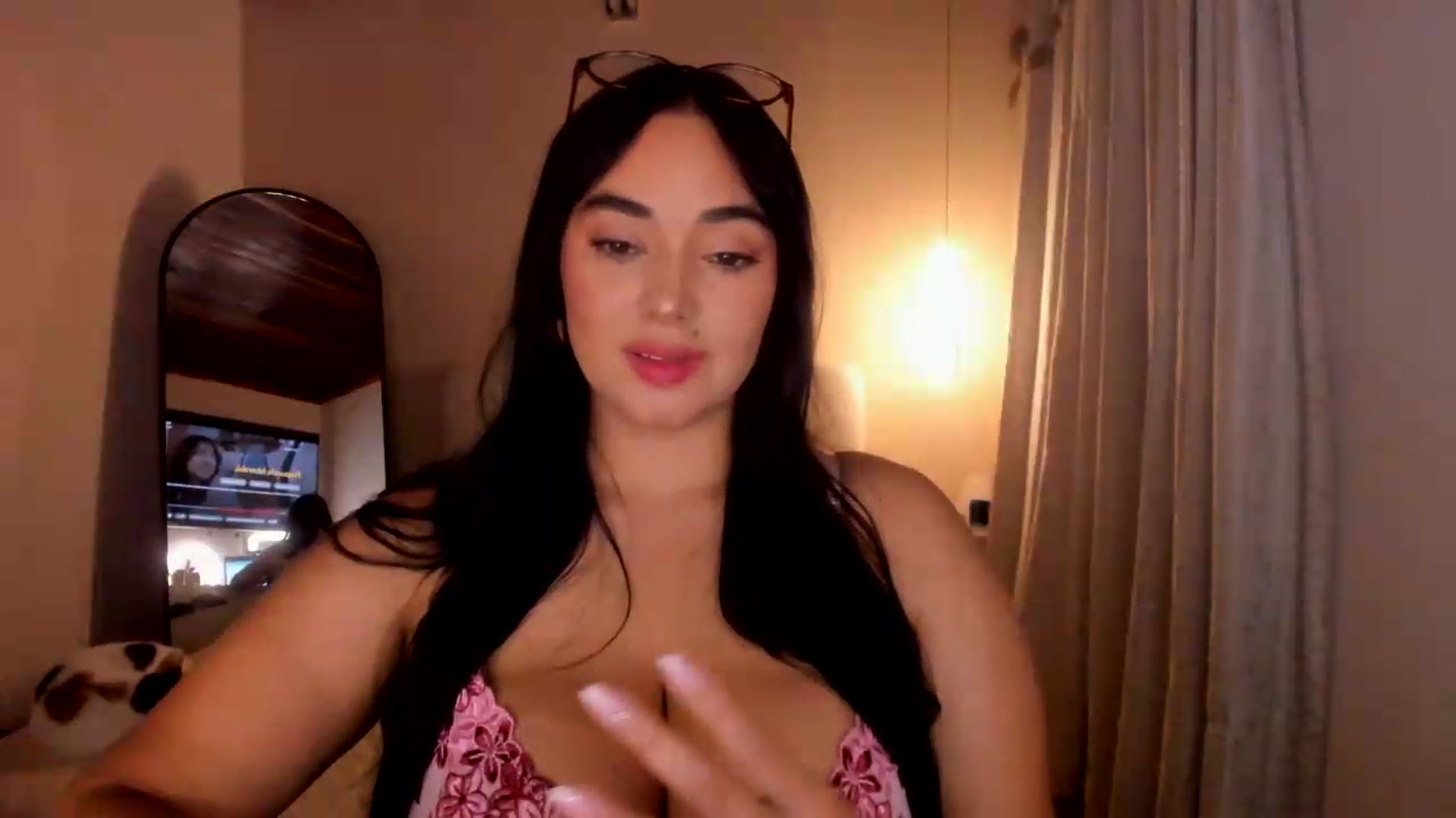 Gallery image thumbnail from CamiiHerrera's myfreecams stream on, 08/15/2026, 08:43 image 13 of 20