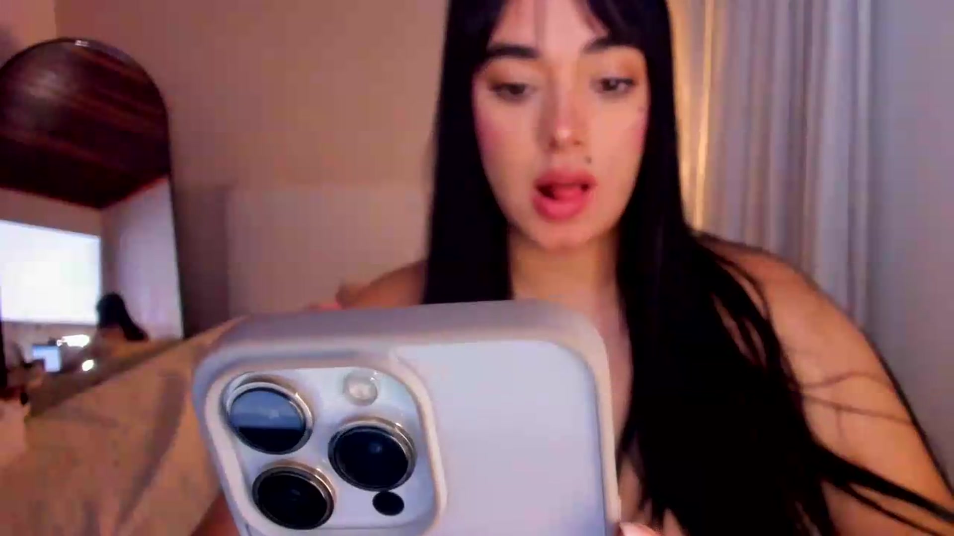 Gallery image thumbnail from CamiiHerrera's myfreecams stream on, 08/19/2026, 09:14 image 4 of 20