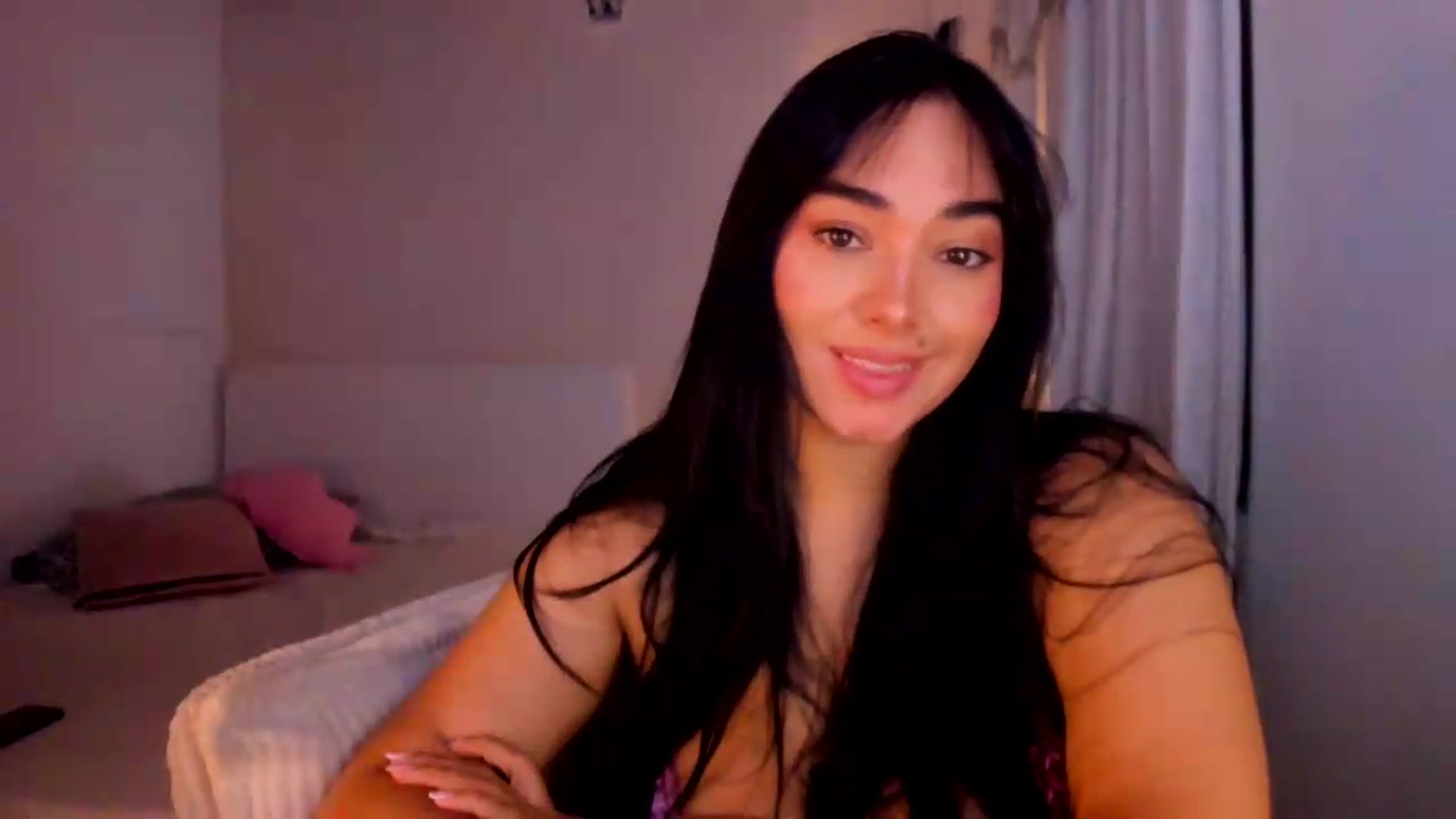 Gallery image thumbnail from CamiiHerrera's myfreecams stream on, 08/31/2026, 03:22 image 7 of 20