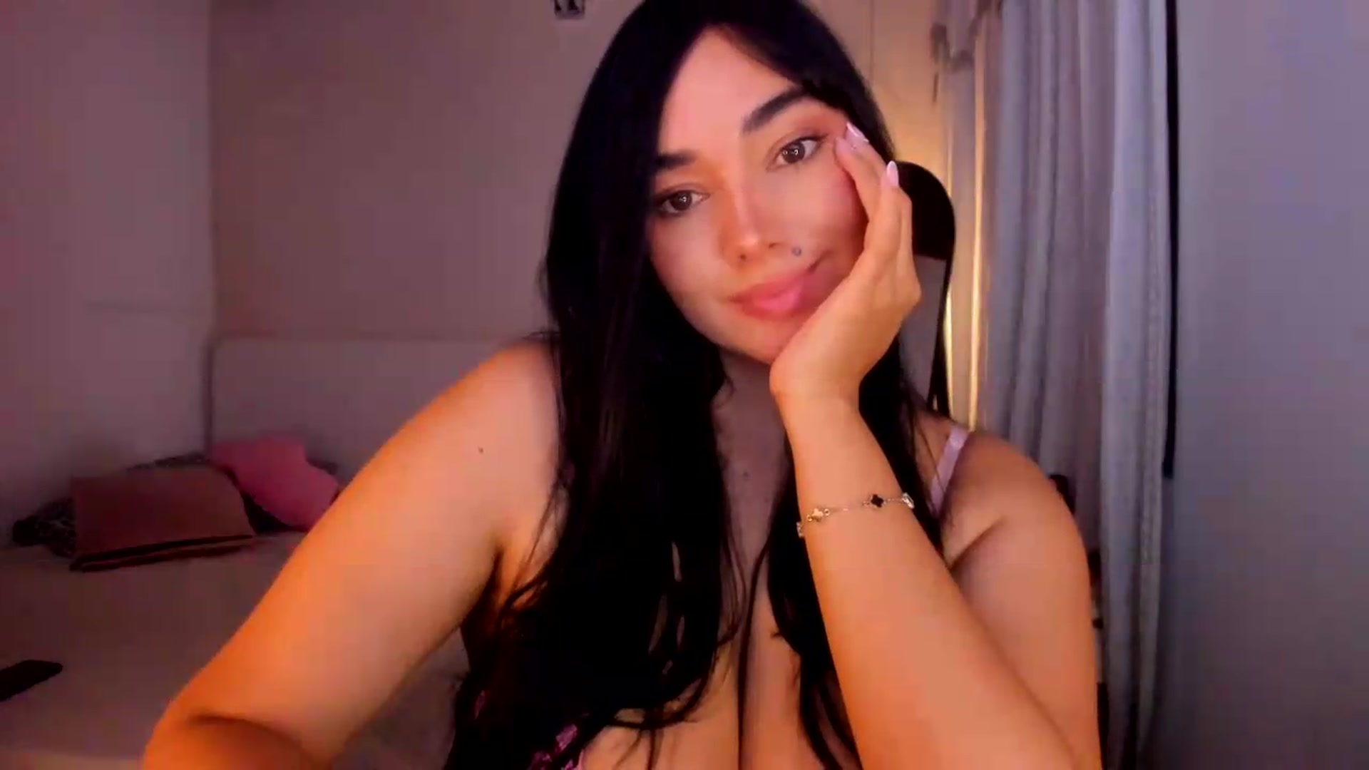 Gallery image thumbnail from CamiiHerrera's myfreecams stream on, 08/31/2026, 03:22 image 4 of 20