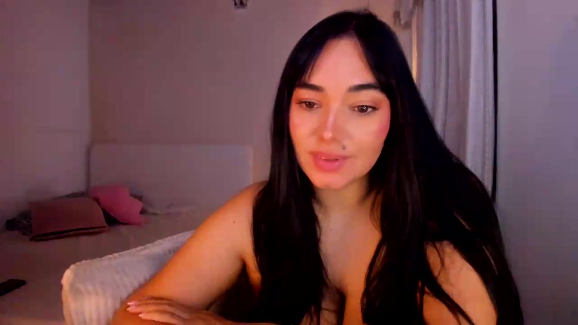 Gallery image thumbnail from CamiiHerrera's myfreecams stream on, 08/31/2026, 03:22 image 11 of 20