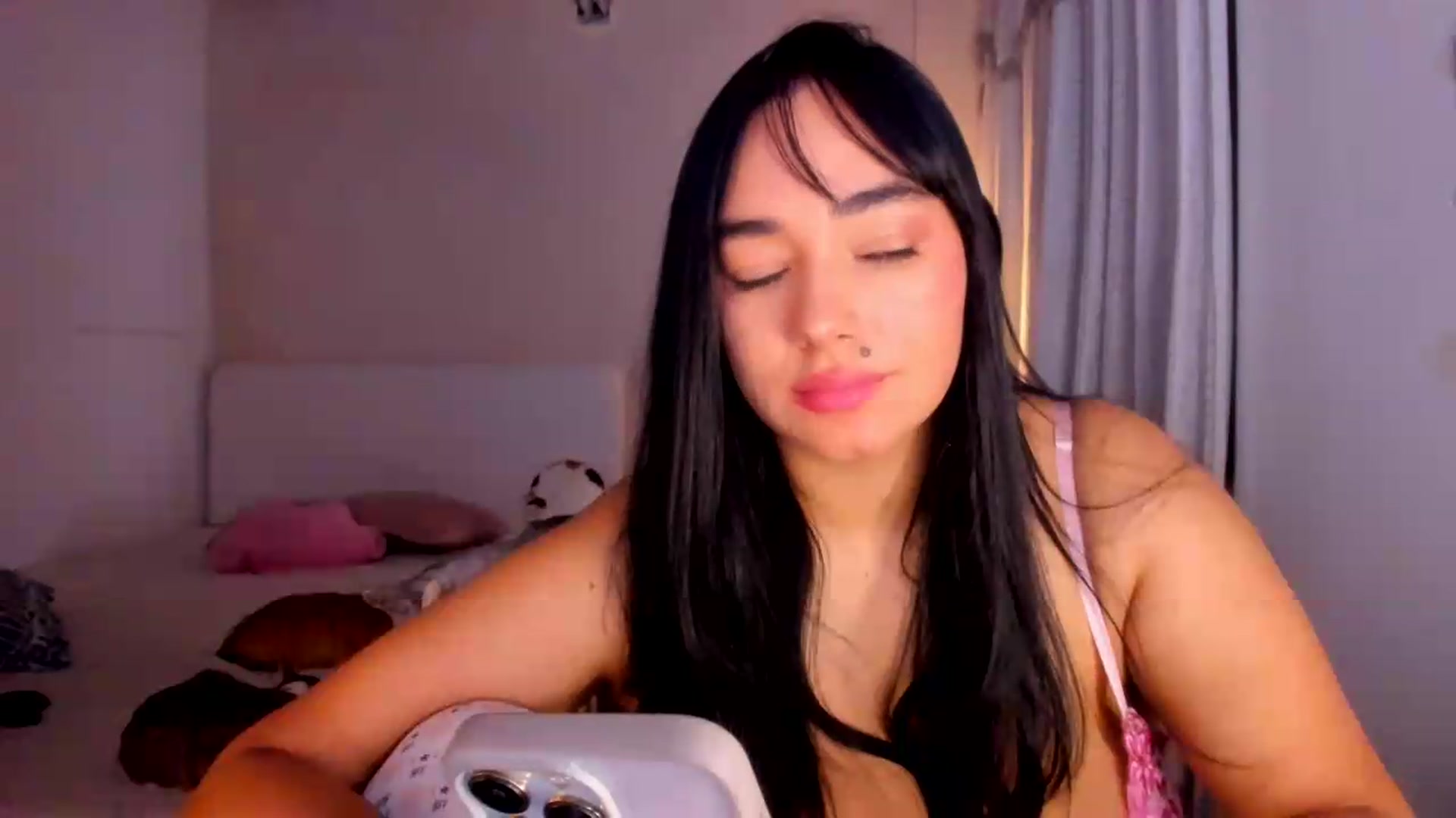 Gallery image thumbnail from CamiiHerrera's myfreecams stream on, 08/31/2026, 10:23 image 19 of 20