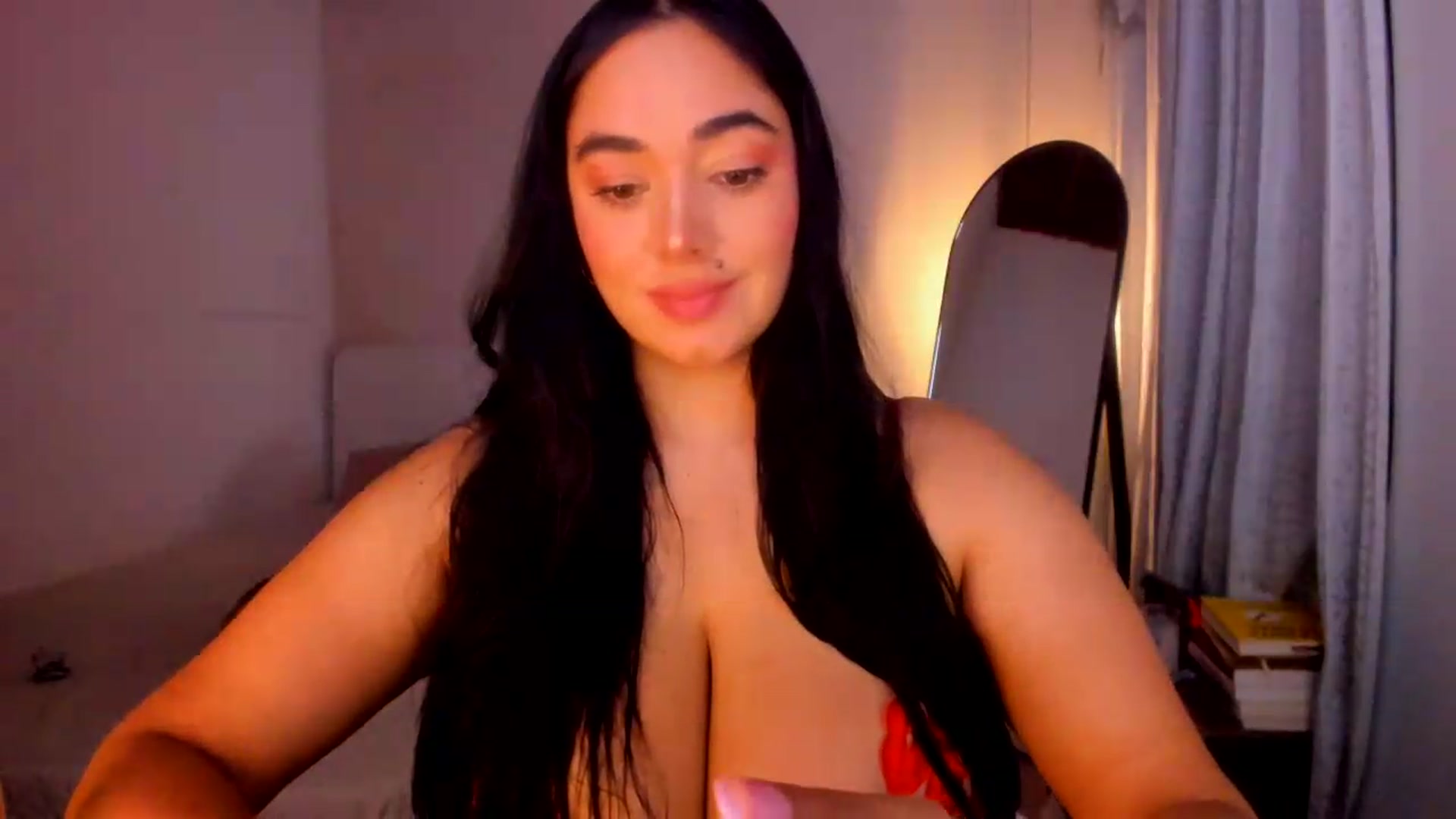 Gallery image thumbnail from CamiiHerrera's myfreecams stream on, 09/01/2026, 08:42 image 6 of 20