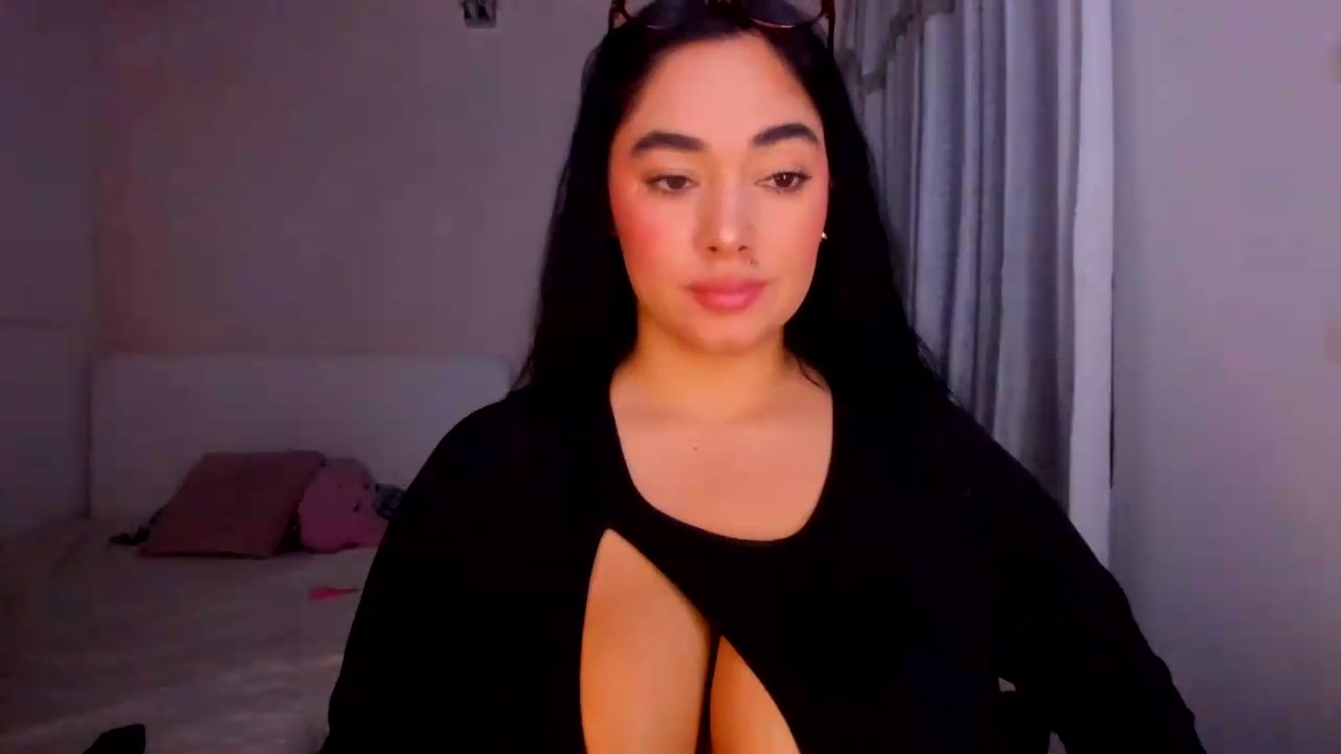 Gallery image thumbnail from CamiiHerrera's myfreecams stream on, 09/04/2026, 09:58 image 15 of 20