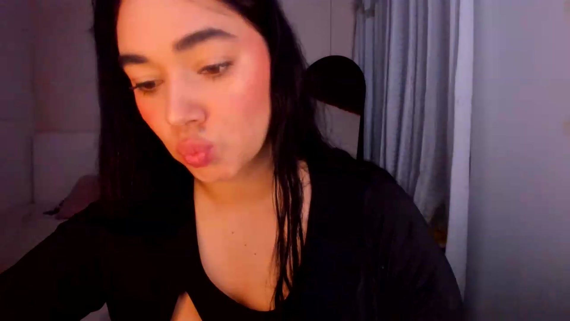Gallery image thumbnail from CamiiHerrera's myfreecams stream on, 09/04/2026, 11:03 image 6 of 20