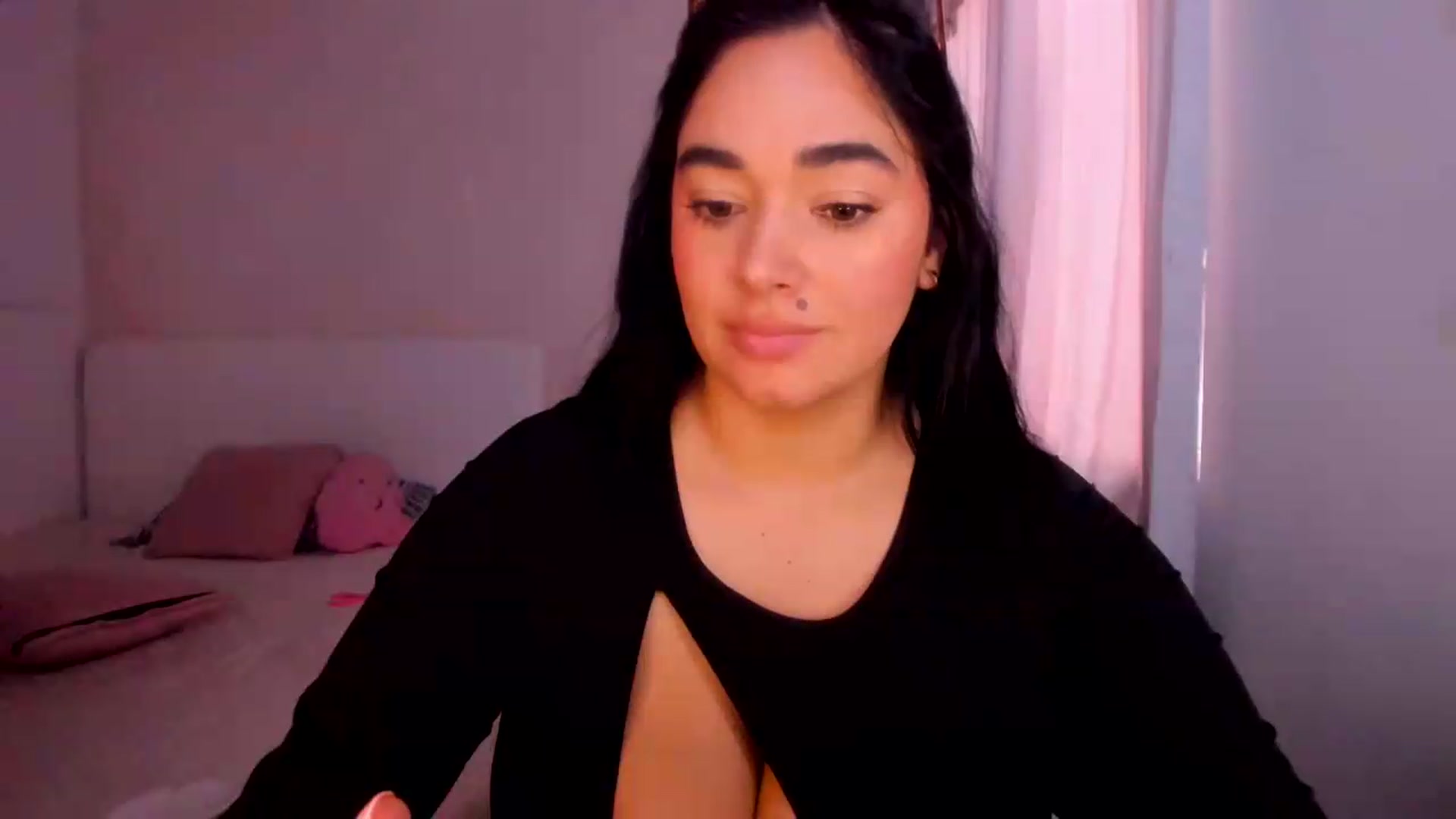 Gallery image thumbnail from CamiiHerrera's myfreecams stream on, 09/04/2026, 12:41 image 10 of 20