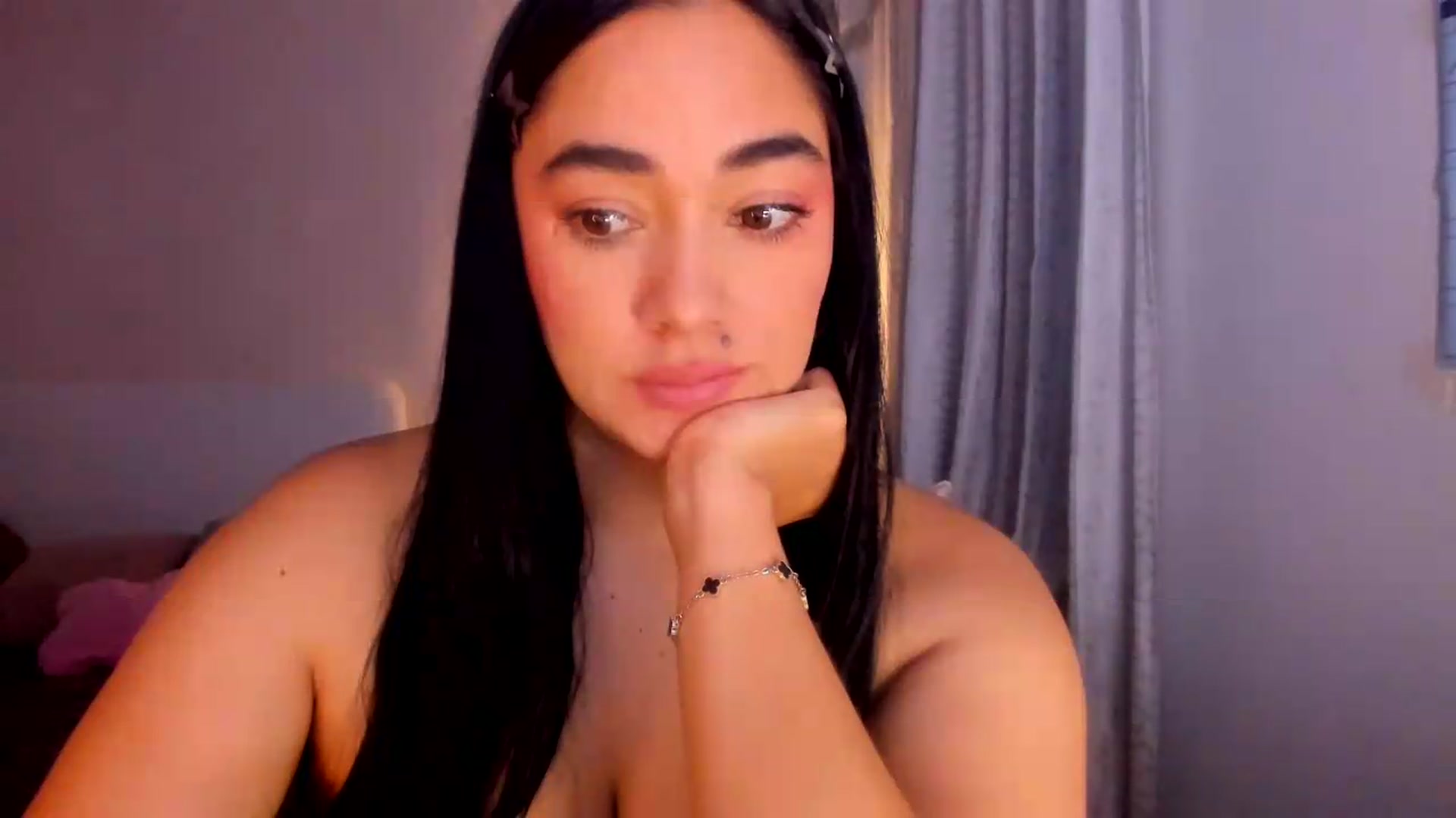 Gallery image thumbnail from CamiiHerrera's myfreecams stream on, 09/08/2026, 07:42 image 15 of 20