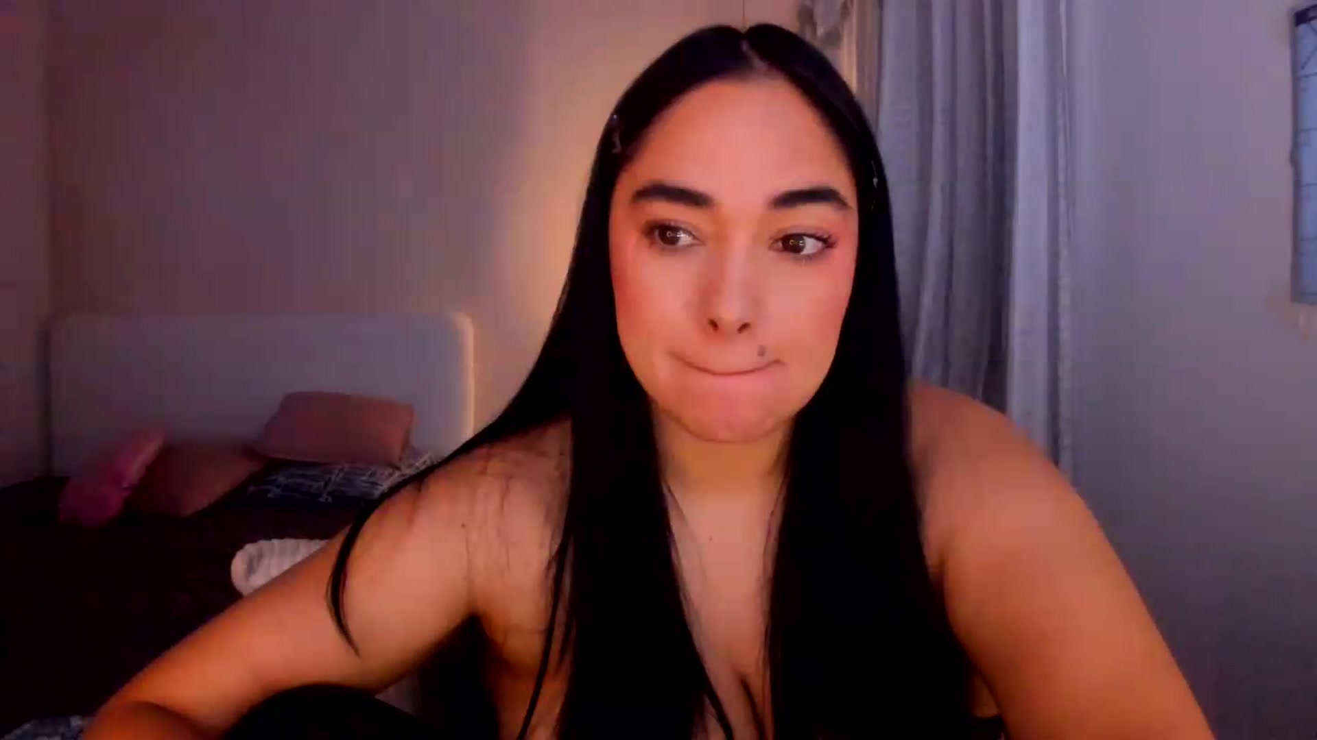 Gallery image thumbnail from CamiiHerrera's myfreecams stream on, 09/08/2026, 11:07 image 4 of 20