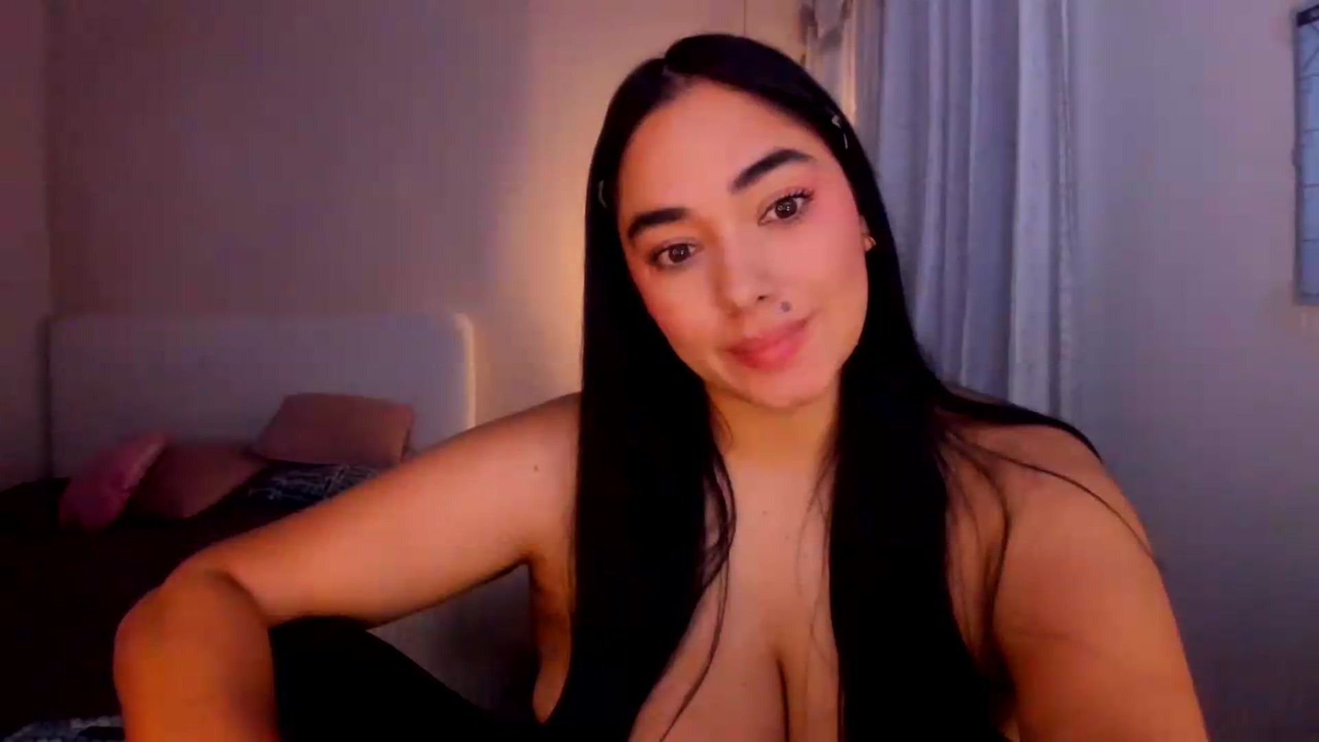 Gallery image thumbnail from CamiiHerrera's myfreecams stream on, 09/08/2026, 11:07 image 17 of 20
