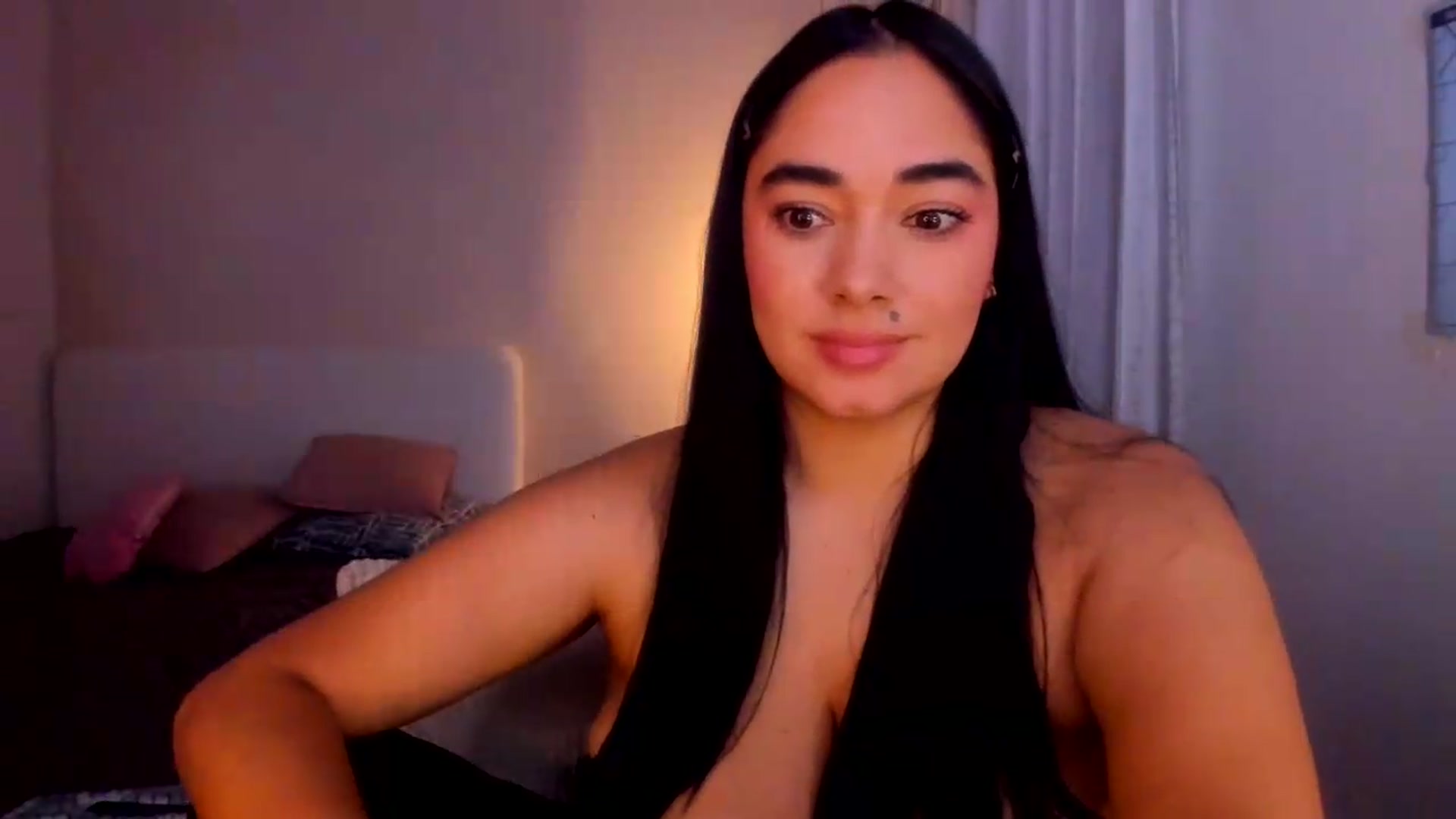 Gallery image thumbnail from CamiiHerrera's myfreecams stream on, 09/08/2026, 11:07 image 19 of 20