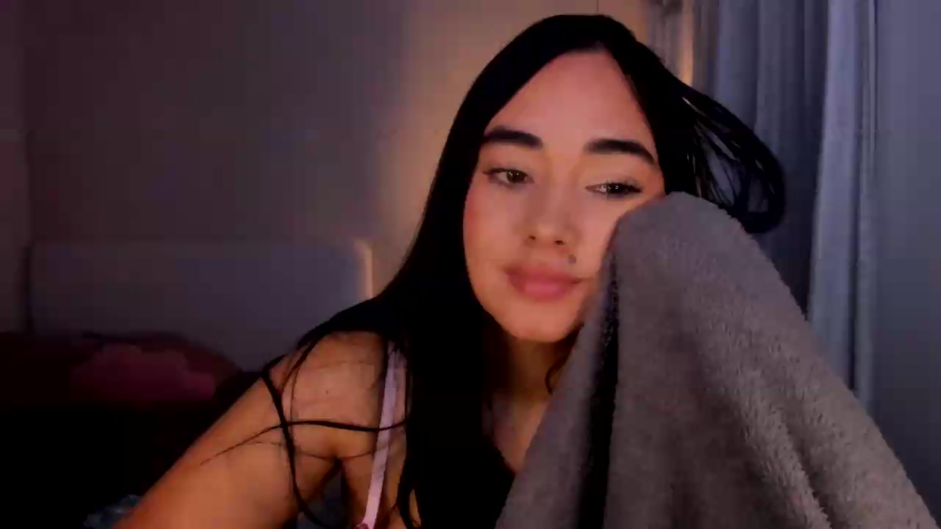 Gallery image thumbnail from CamiiHerrera's myfreecams stream on, 09/11/2026, 11:21 image 5 of 20