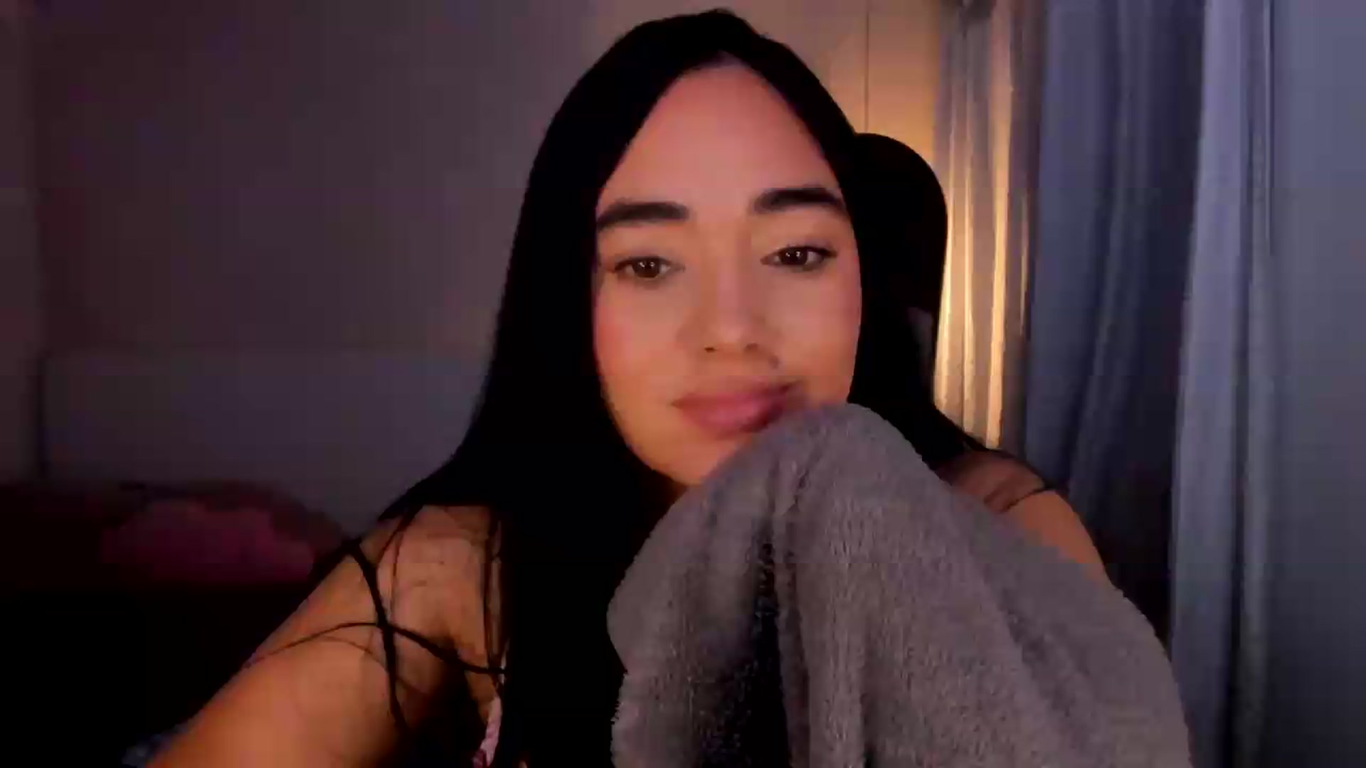 Gallery image thumbnail from CamiiHerrera's myfreecams stream on, 09/11/2026, 11:21 image 6 of 20