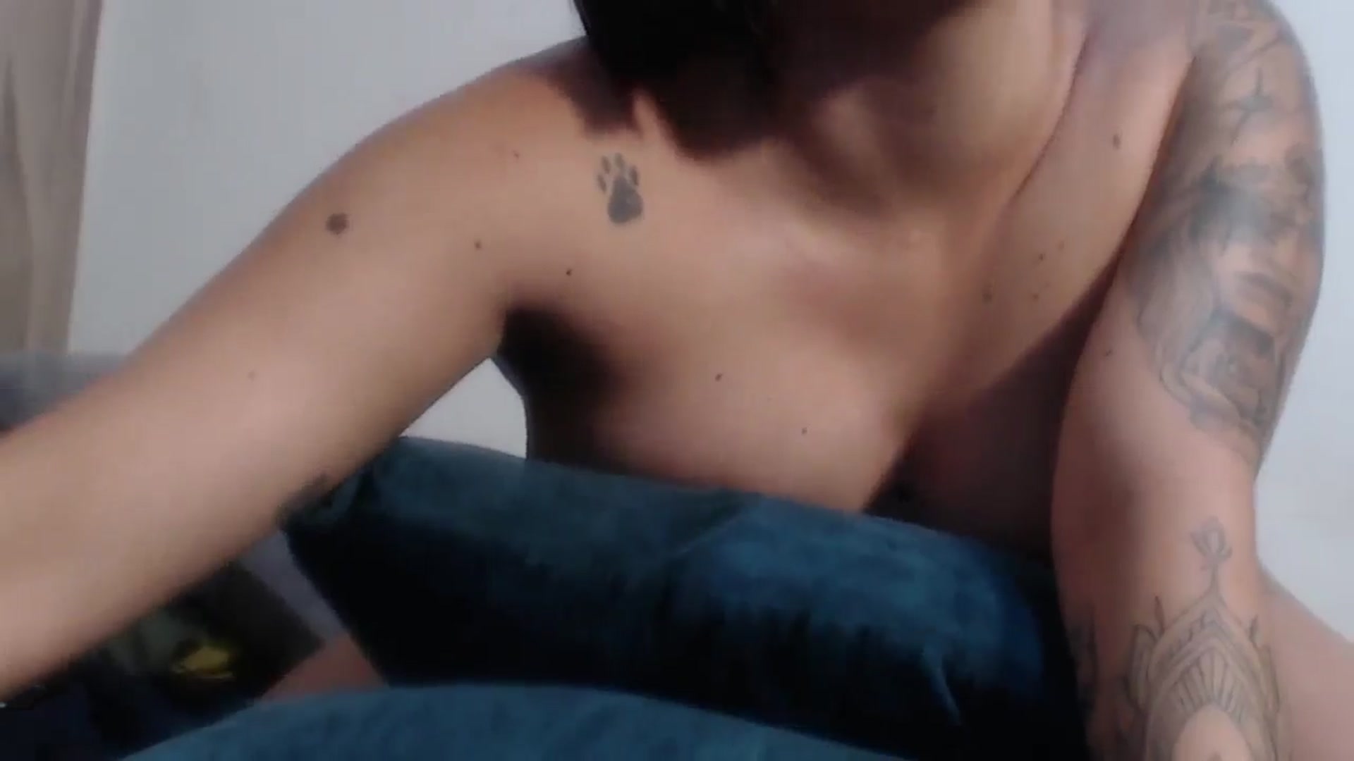 Gallery image thumbnail from Camii_osoriio's myfreecams stream on, 08/04/2025, 09:16 image 2 of 20