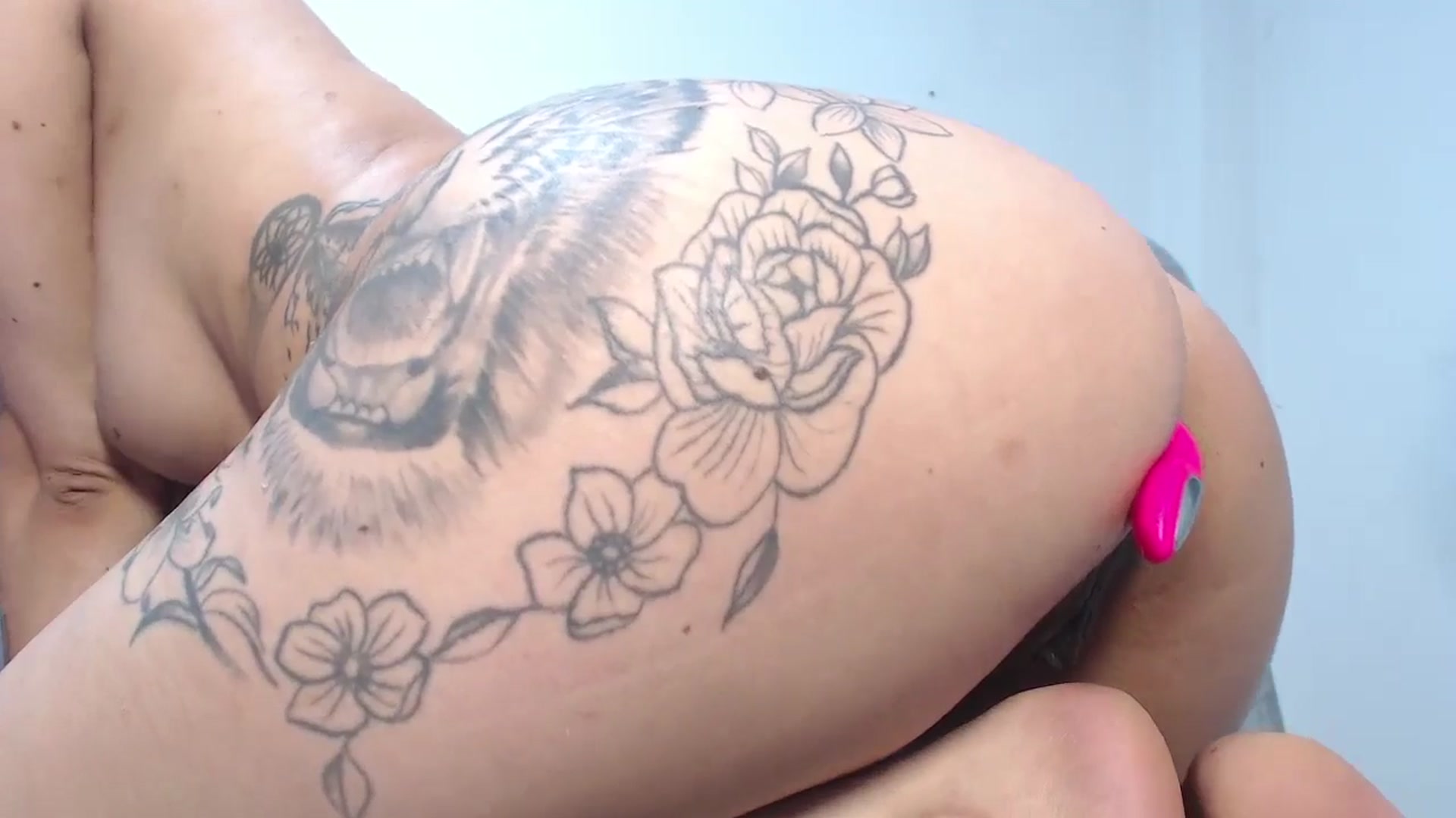 Gallery image thumbnail from Camii_osoriio's myfreecams stream on, 04/14/2026, 10:07 image 9 of 20