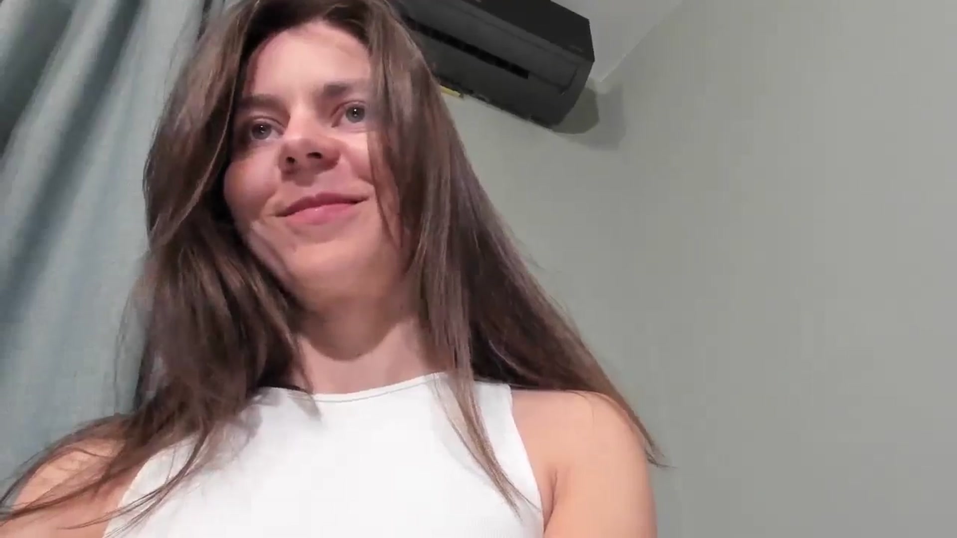 Gallery image thumbnail from CamilaAccardi's myfreecams stream on, 04/16/2026, 18:17 image 10 of 20