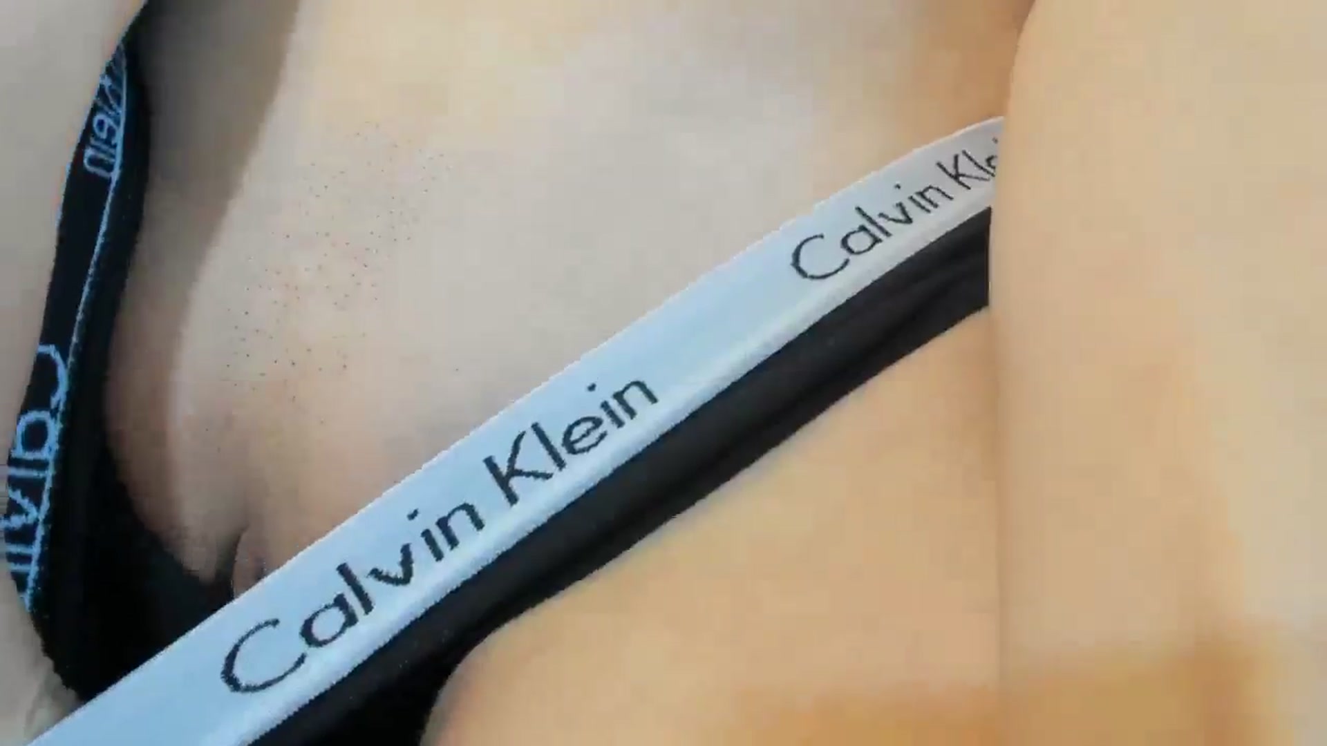 Gallery image thumbnail from CamilaAccardi's myfreecams stream on, 04/25/2026, 14:08 image 12 of 20