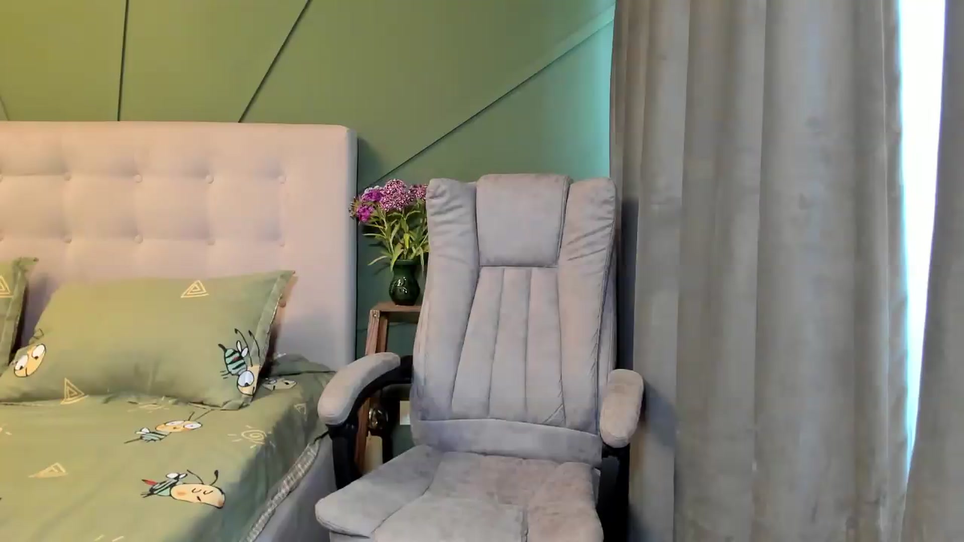 Gallery image thumbnail from CamilaAccardi's myfreecams stream on, 05/18/2026, 11:31 image 3 of 20