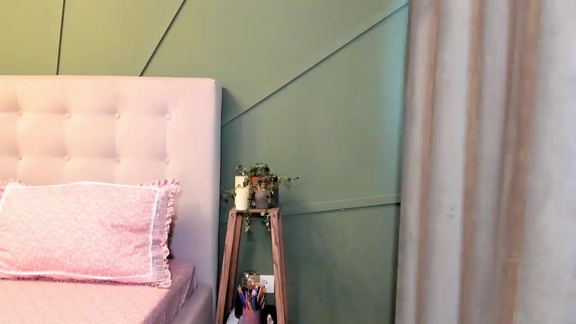 Gallery image thumbnail from CamilaAccardi's myfreecams stream on, 07/21/2026, 15:44 image 15 of 20