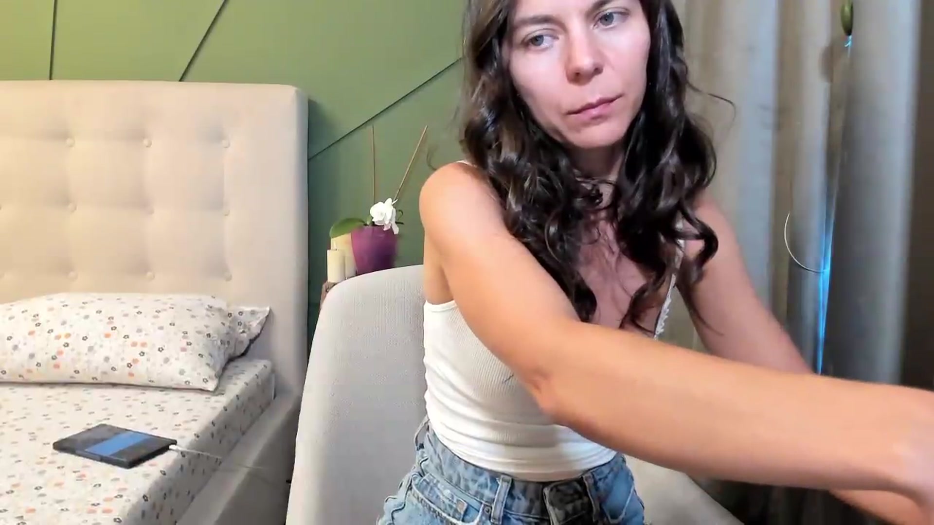 Gallery image thumbnail from CamilaAccardi's myfreecams stream on, 08/05/2026, 14:40 image 7 of 20