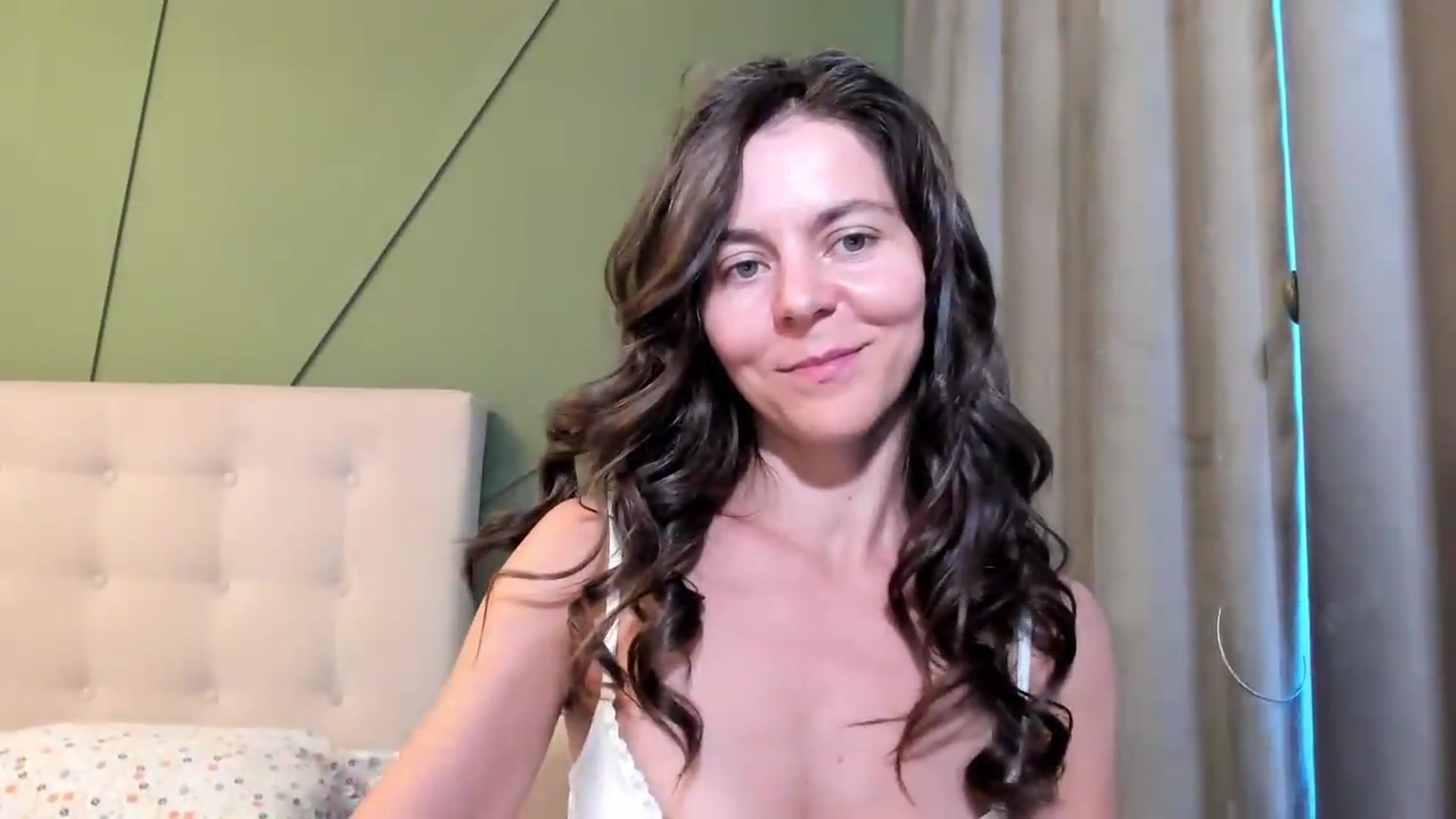 Gallery image thumbnail from CamilaAccardi's myfreecams stream on, 08/05/2026, 16:43 image 6 of 20
