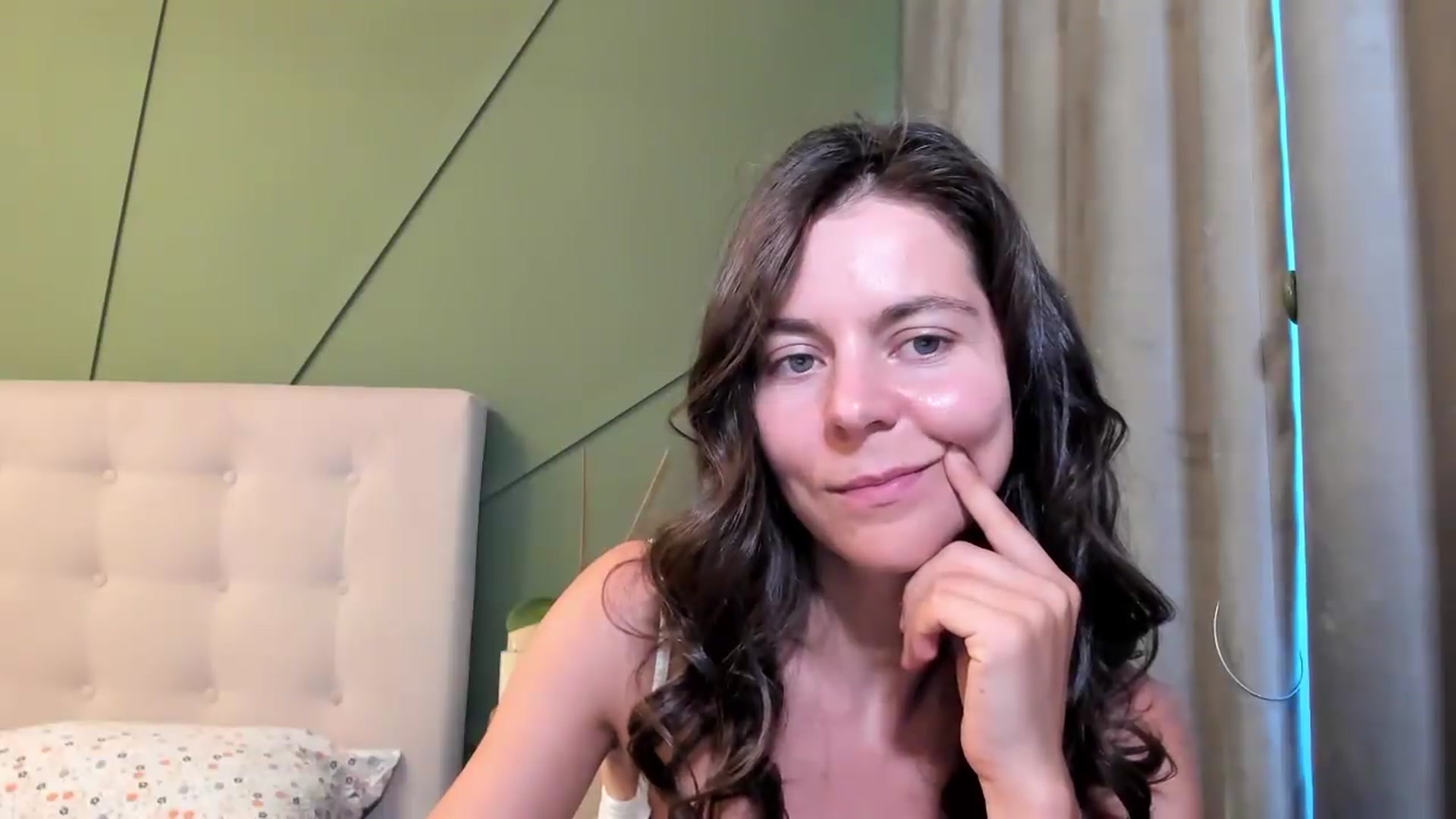 Gallery image thumbnail from CamilaAccardi's myfreecams stream on, 08/05/2026, 16:43 image 7 of 20