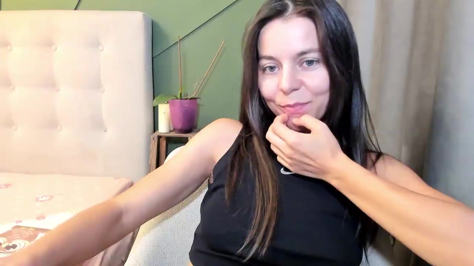 Gallery image thumbnail from CamilaAccardi's myfreecams stream on, 08/21/2026, 13:42 image 19 of 20