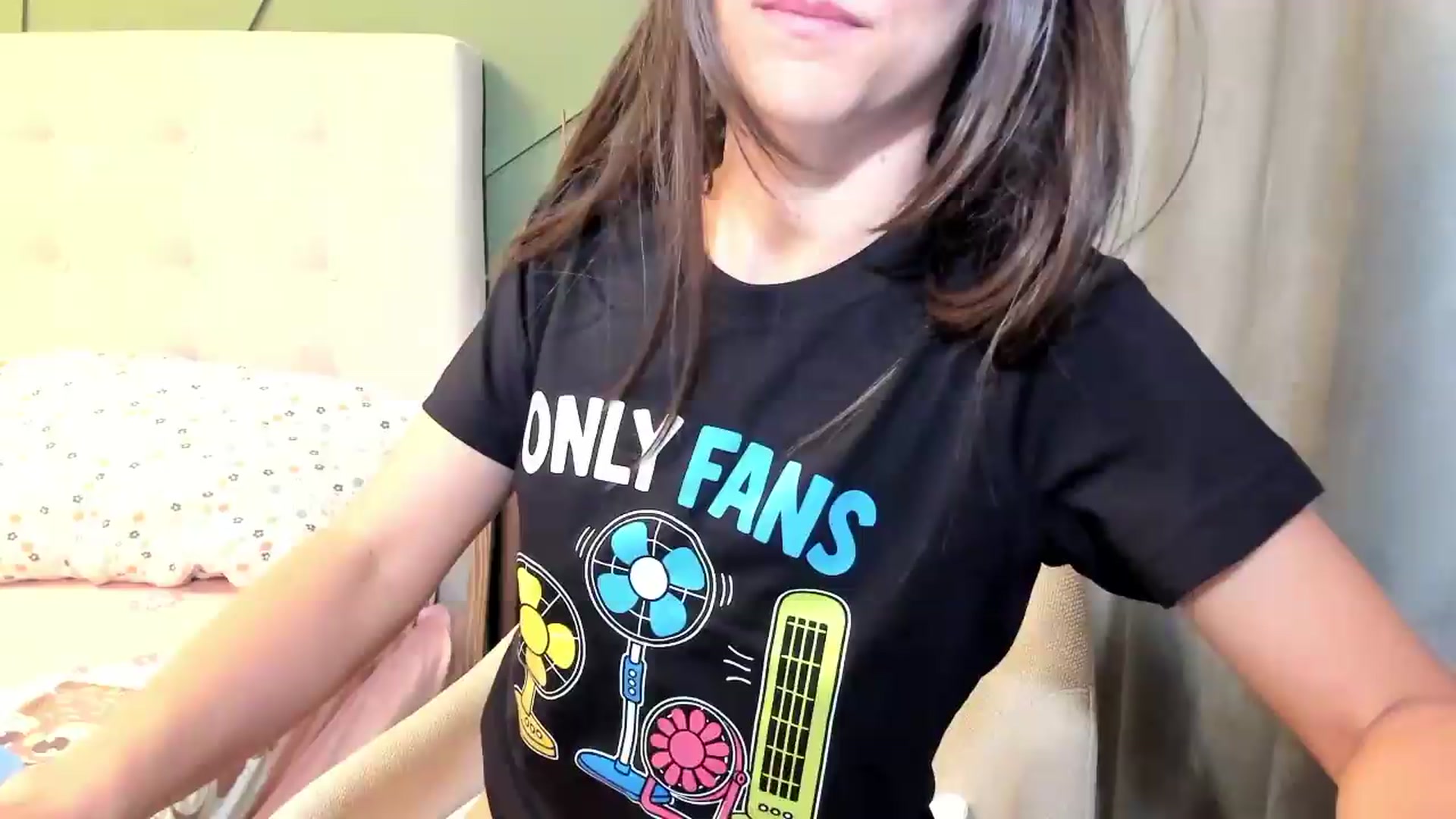 Gallery image thumbnail from CamilaAccardi's myfreecams stream on, 08/22/2026, 14:52 image 12 of 20