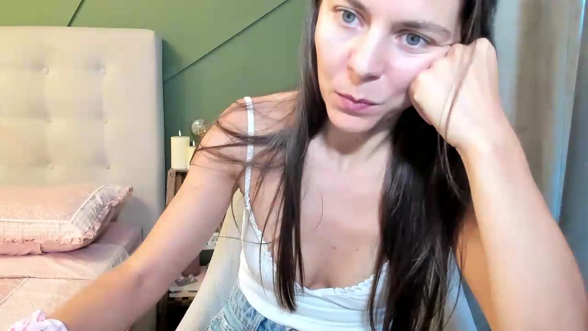 Gallery image thumbnail from CamilaAccardi's myfreecams stream on, 08/26/2026, 17:58 image 3 of 20