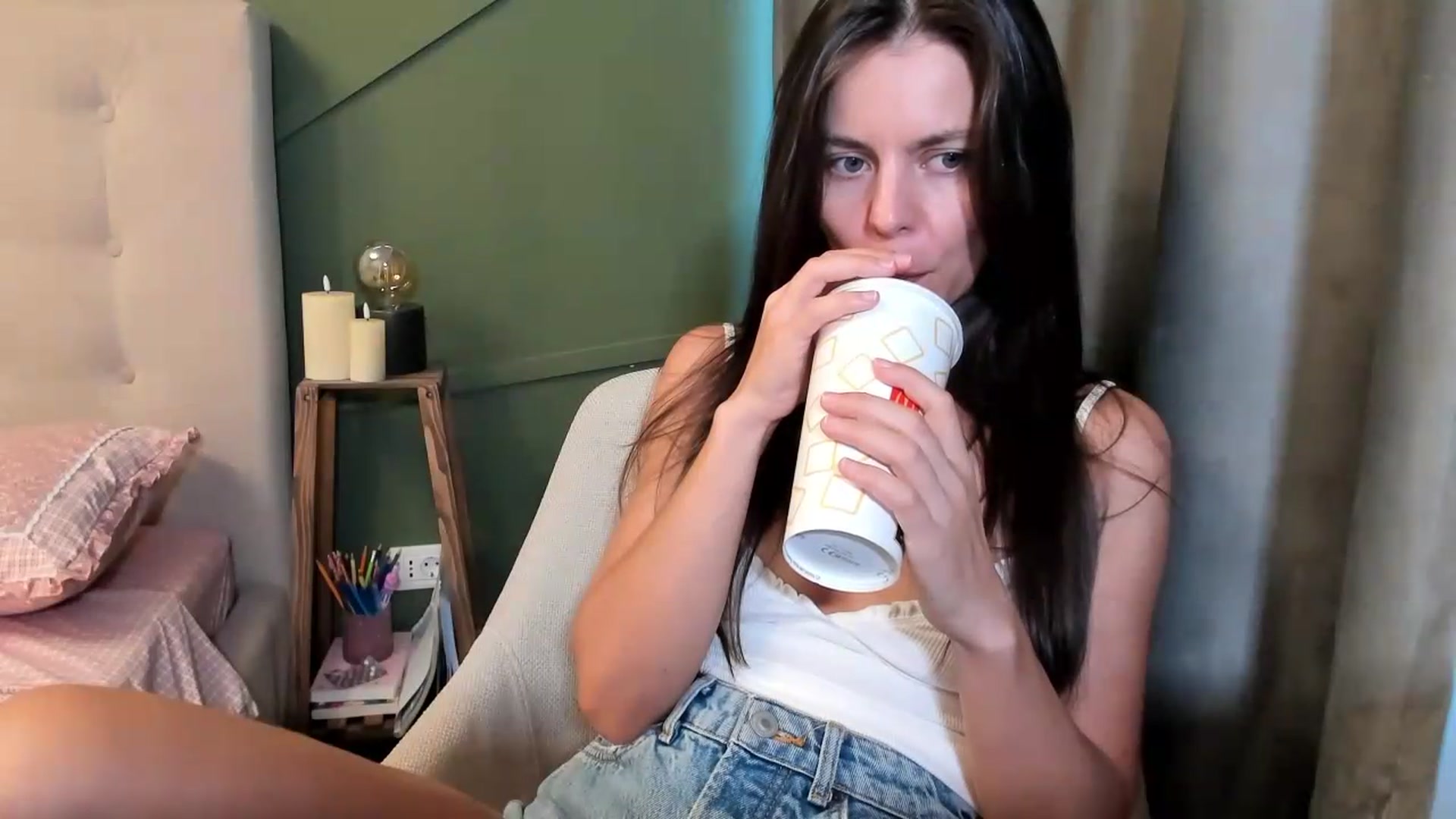 Gallery image thumbnail from CamilaAccardi's myfreecams stream on, 08/26/2026, 17:58 image 14 of 20