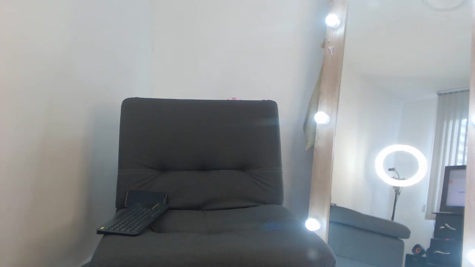 Gallery image thumbnail from CamilaGoldenn's myfreecams stream on, 12/24/2023, 14:35 image 10 of 20