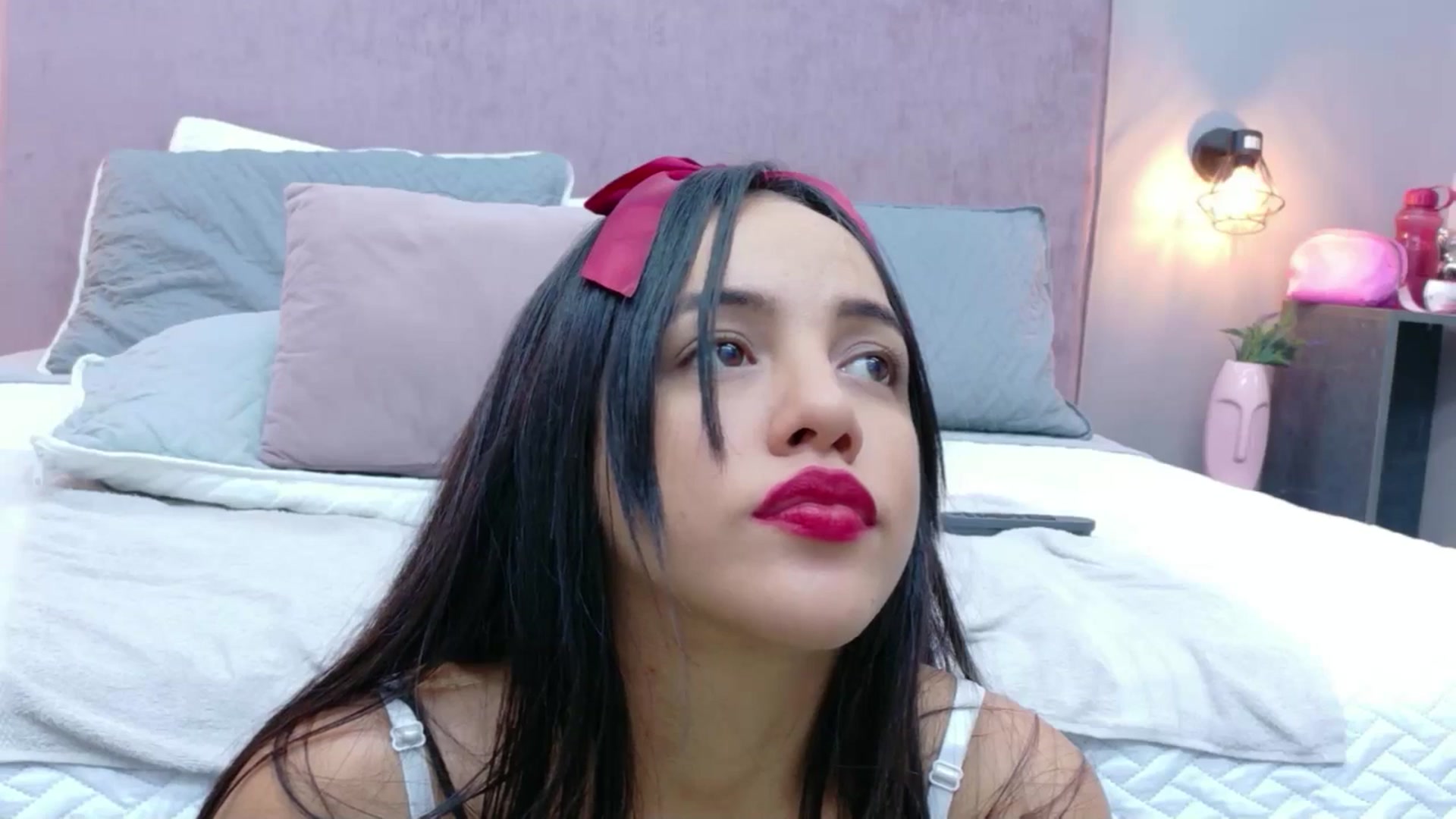 Gallery image thumbnail from CamilaHill's myfreecams stream on, 12/09/2025, 16:53 image 17 of 20