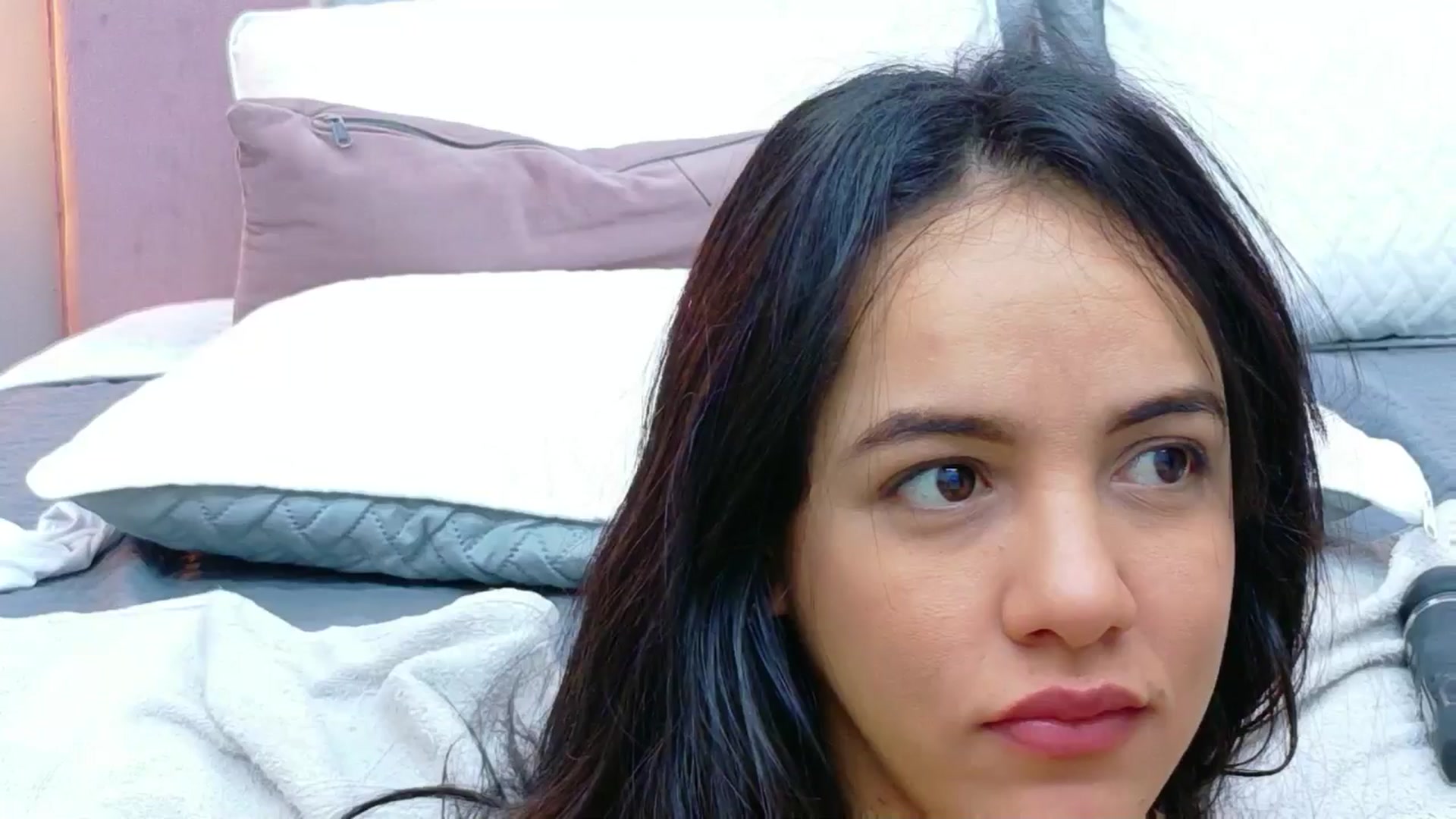 Gallery image thumbnail from CamilaHill's myfreecams stream on, 12/15/2025, 14:05 image 1 of 20