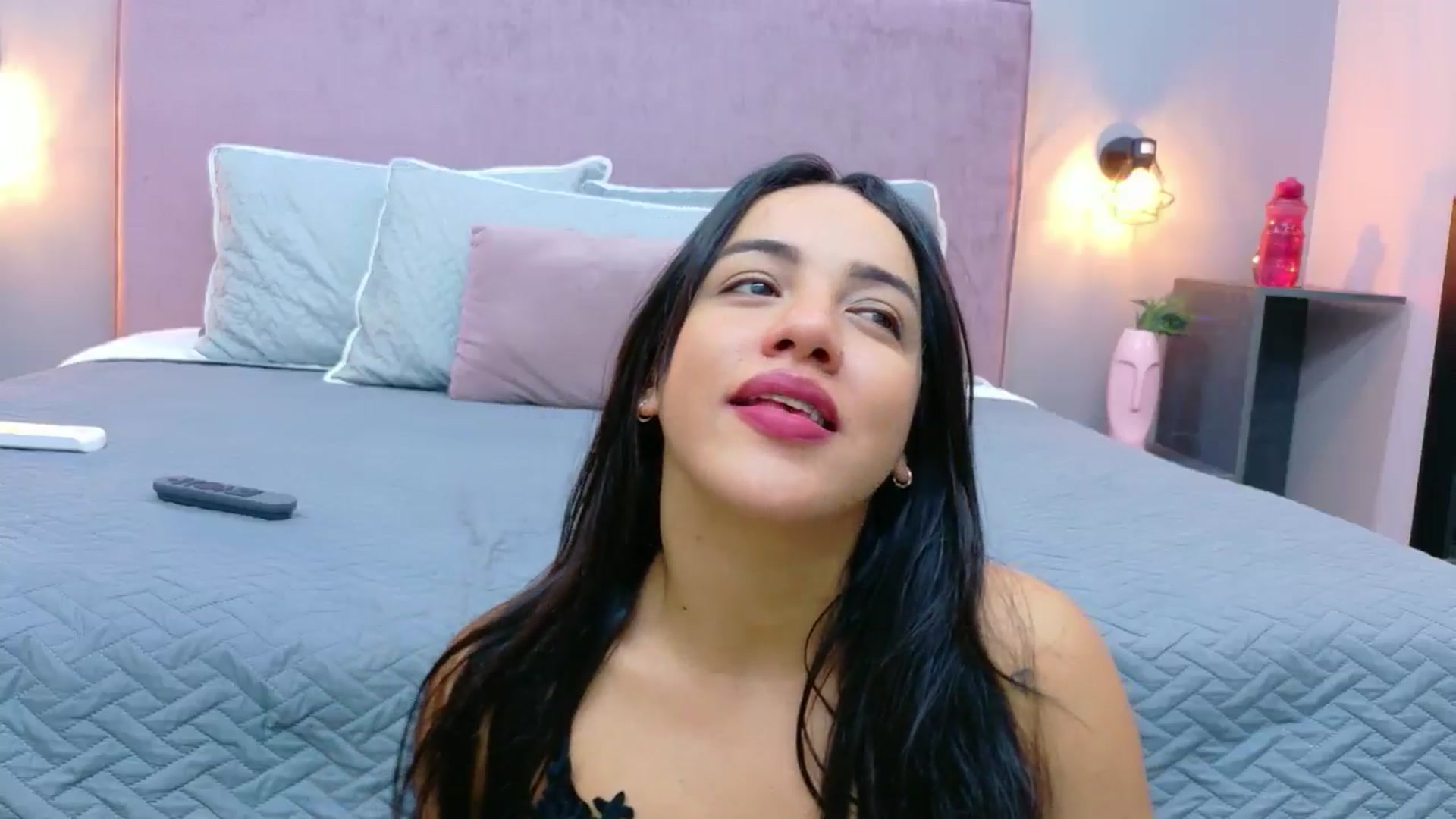 Gallery image thumbnail from CamilaHill's myfreecams stream on, 12/16/2025, 14:13 image 20 of 20