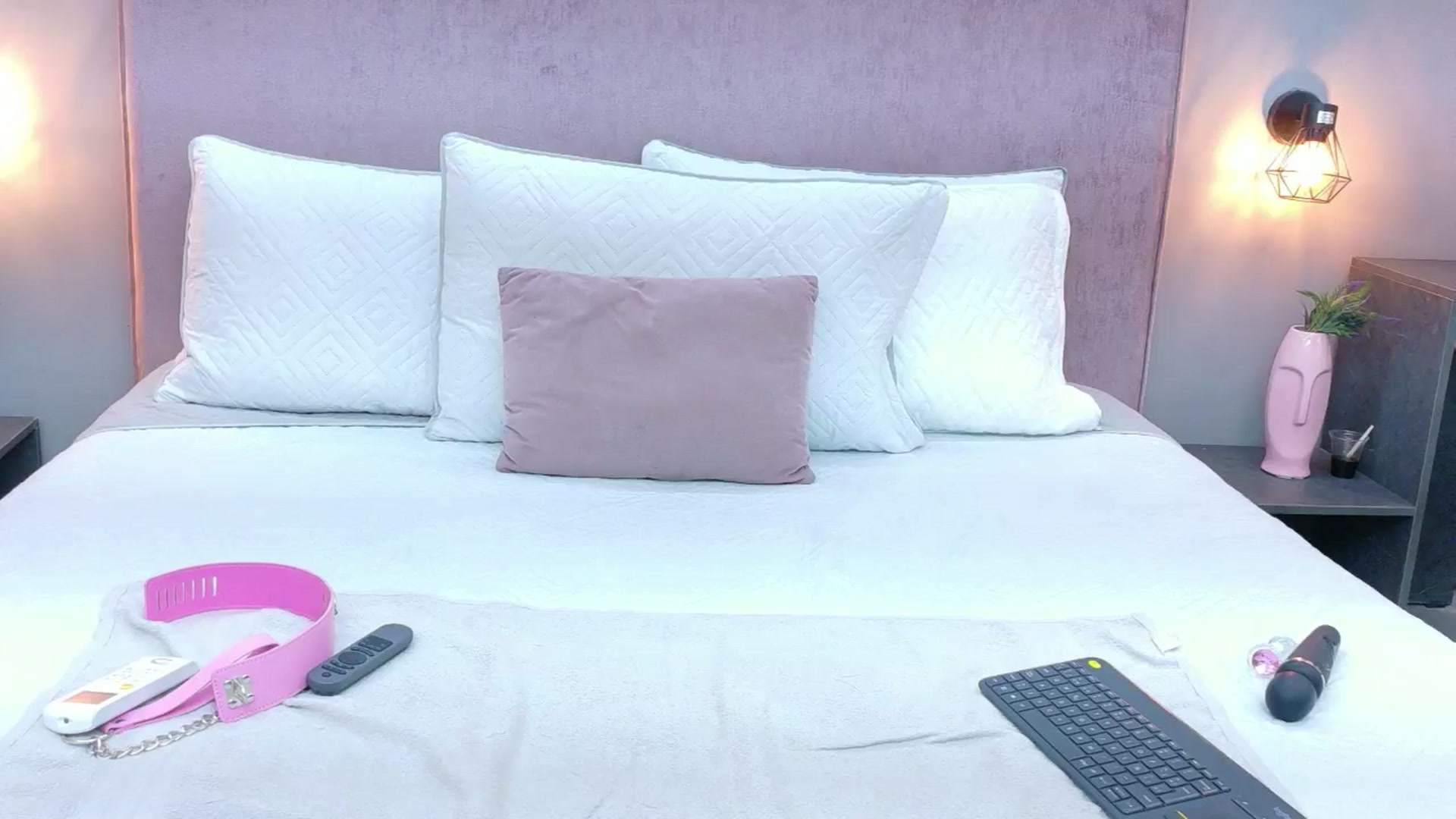 Gallery image thumbnail from CamilaHill's myfreecams stream on, 12/19/2025, 13:47 image 20 of 20