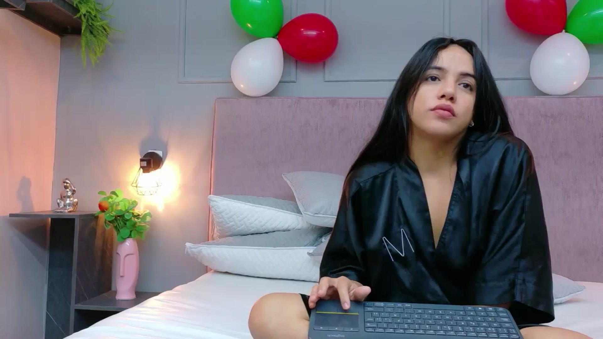 Gallery image thumbnail from CamilaHill's myfreecams stream on, 12/24/2025, 17:23 image 5 of 20