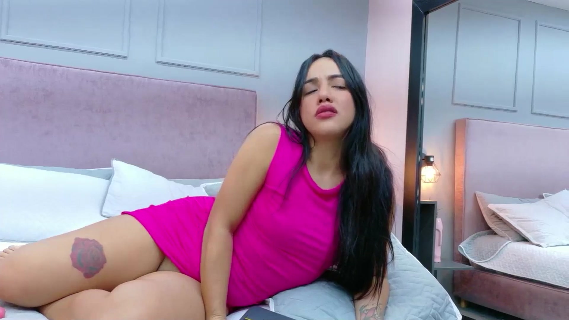 Gallery image thumbnail from CamilaHill's myfreecams stream on, 12/27/2025, 16:19 image 20 of 20