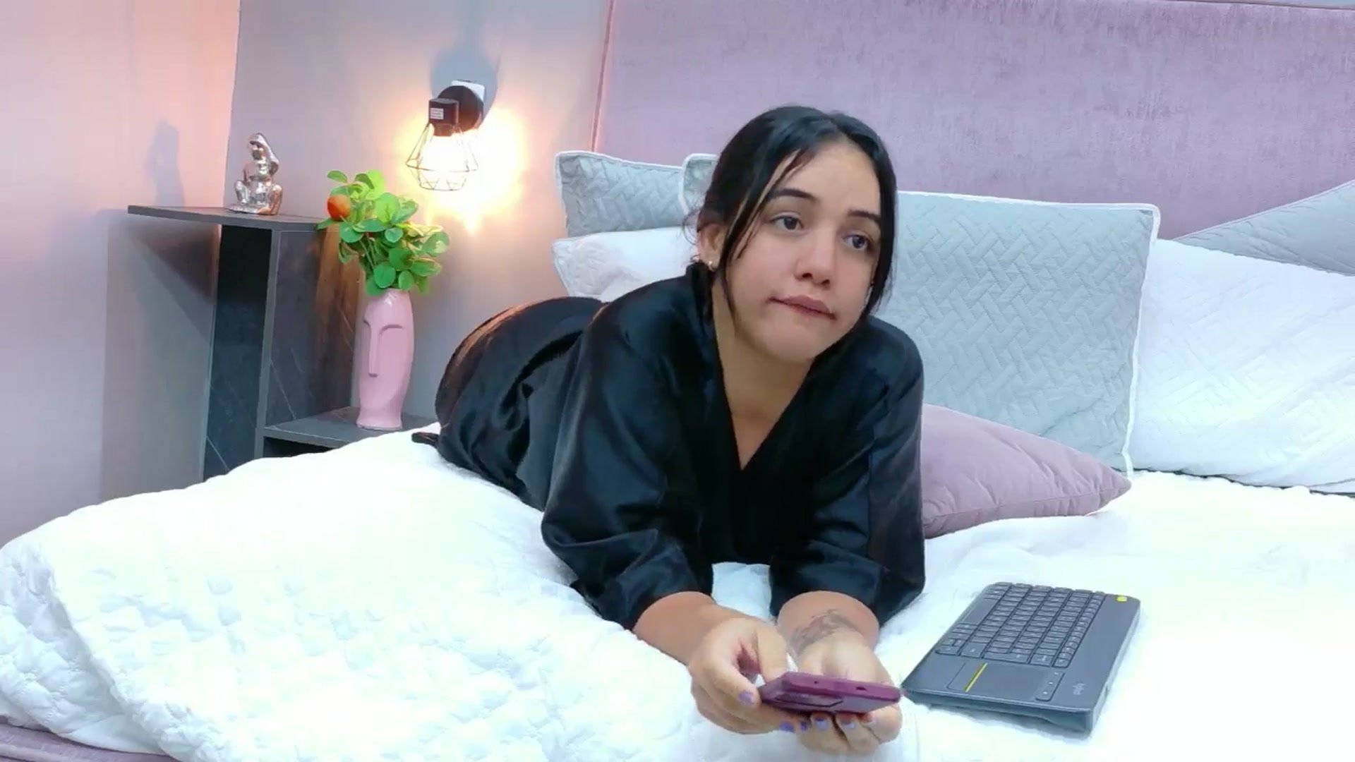 Gallery image thumbnail from CamilaHill's myfreecams stream on, 12/27/2025, 19:14 image 4 of 20